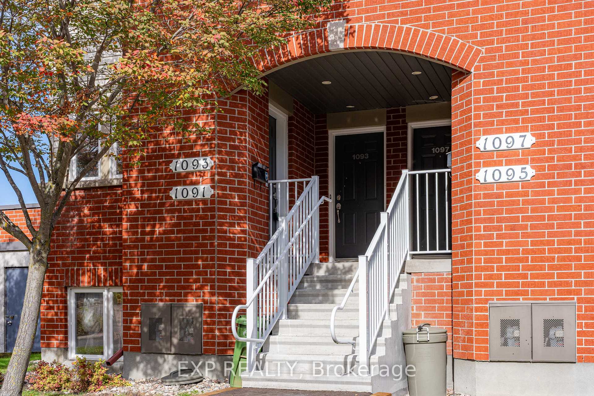 Photo 2 of 1091 Georgeton Private, Ottawa, Manor Park — HOMEH
