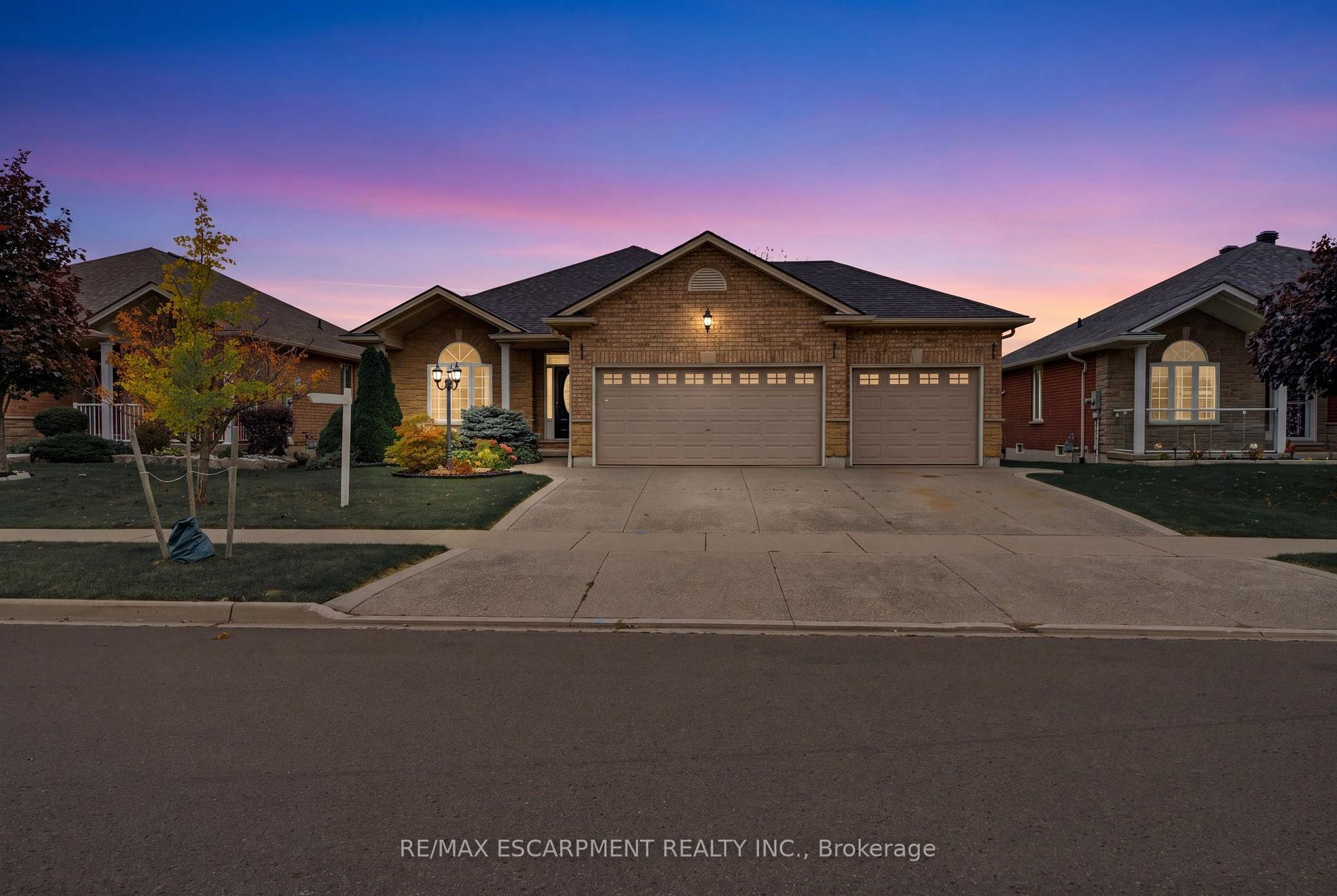 Photo 2 of 39 Oak Crescent, Haldimand — HOMEH