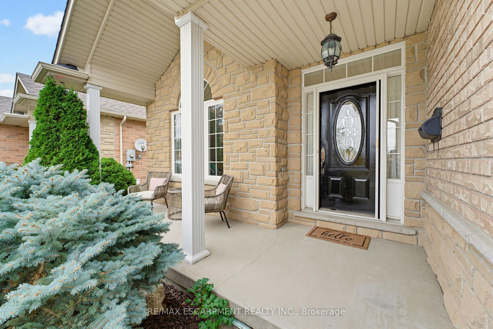 Photo 4 of 39 Oak Crescent, Haldimand — HOMEH