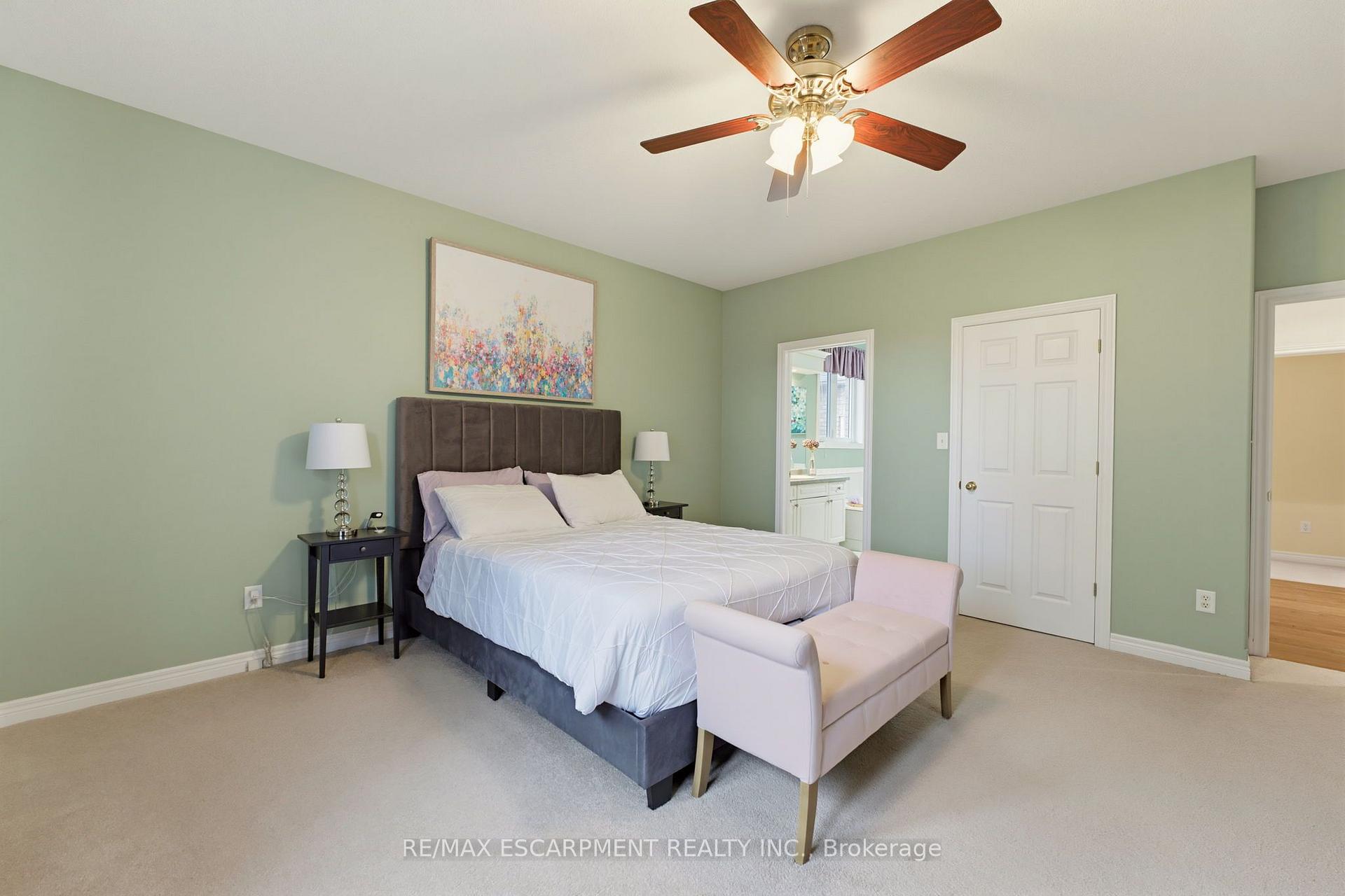 Photo 18 of 39 Oak Crescent, Haldimand — HOMEH