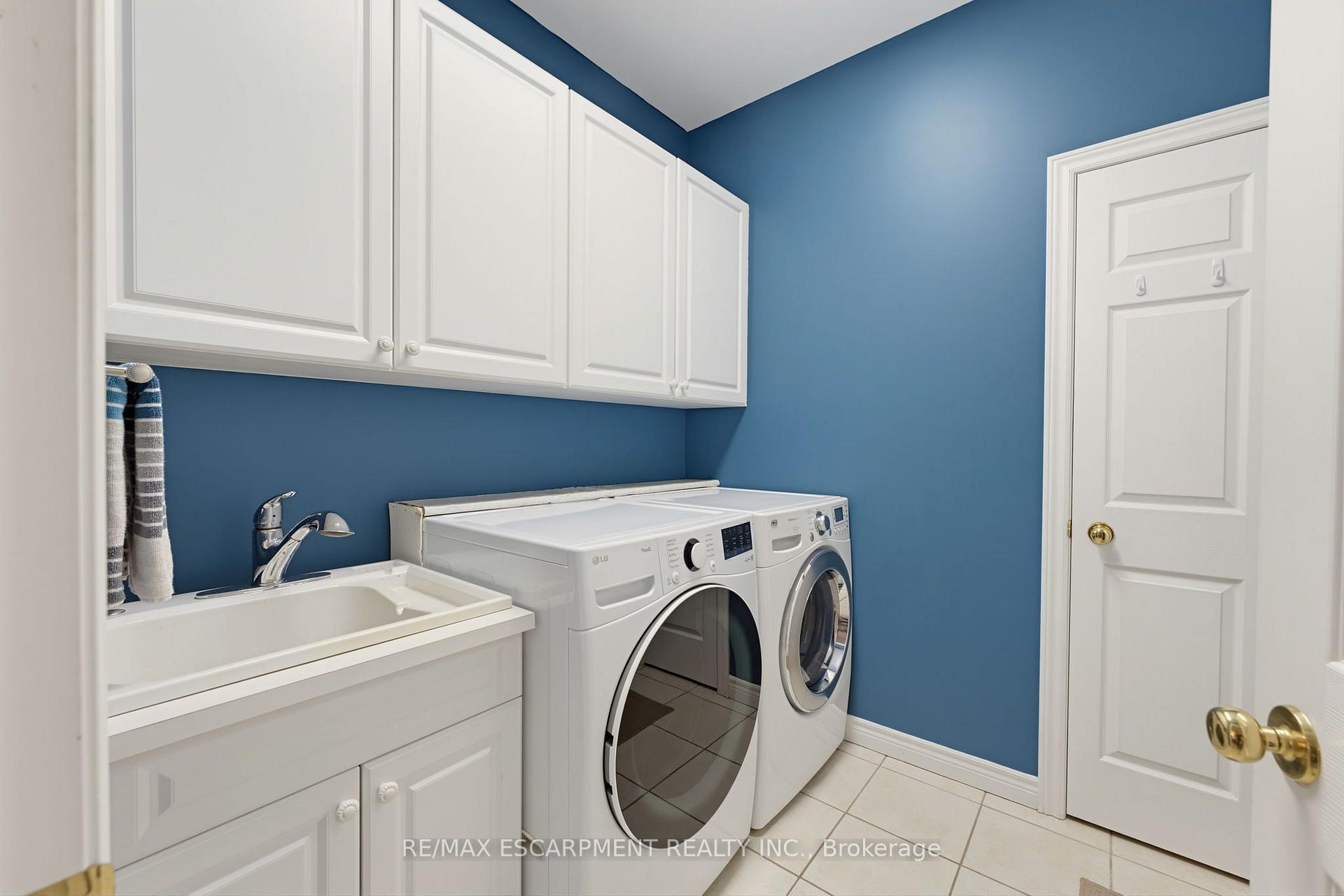 Photo 23 of 39 Oak Crescent, Haldimand — HOMEH