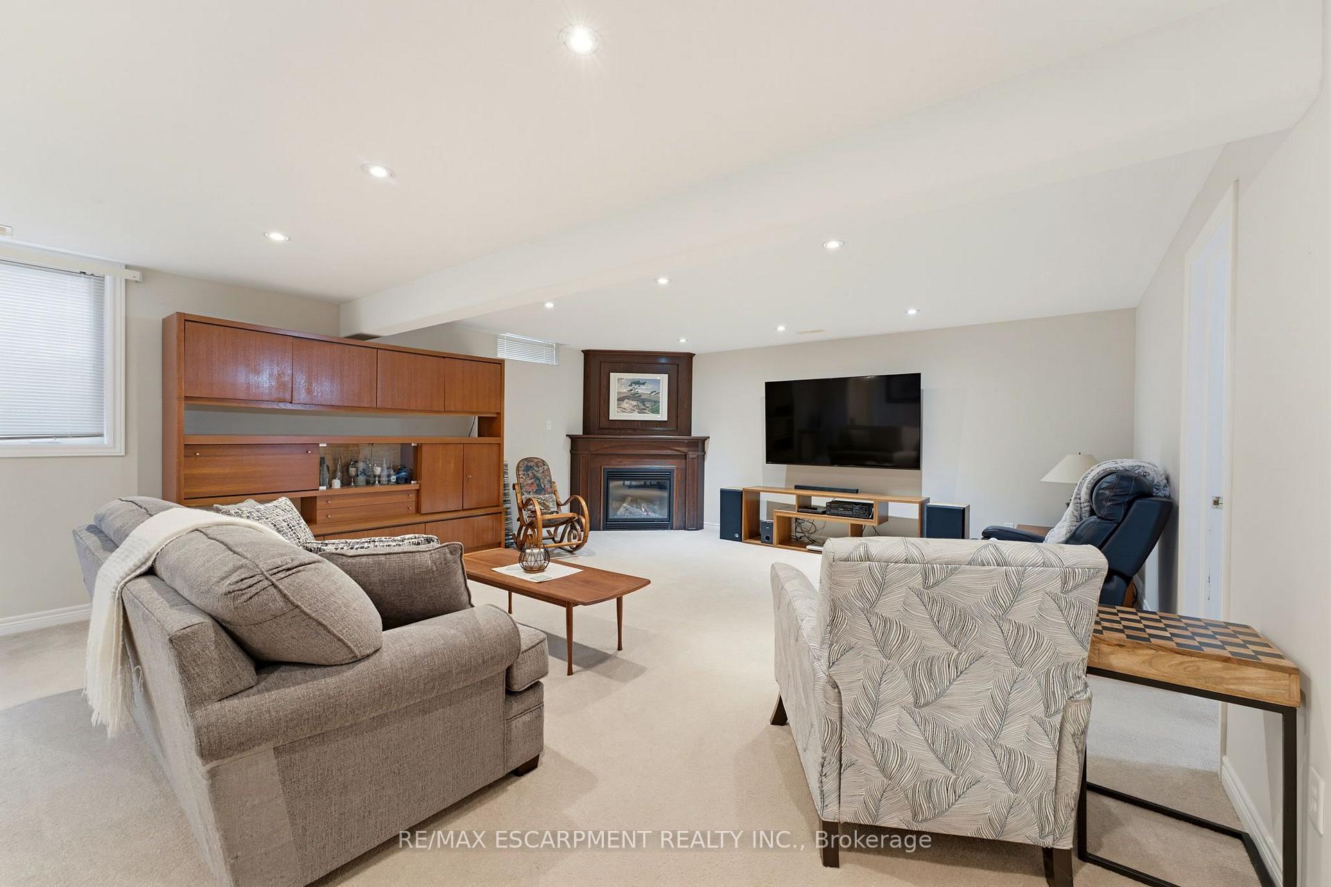 Photo 26 of 39 Oak Crescent, Haldimand — HOMEH