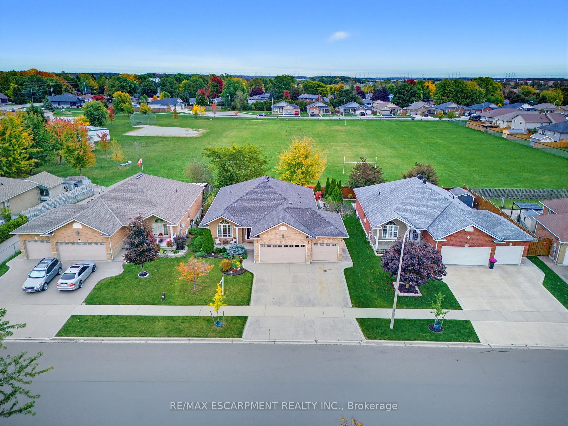 Photo 39 of 39 Oak Crescent, Haldimand — HOMEH