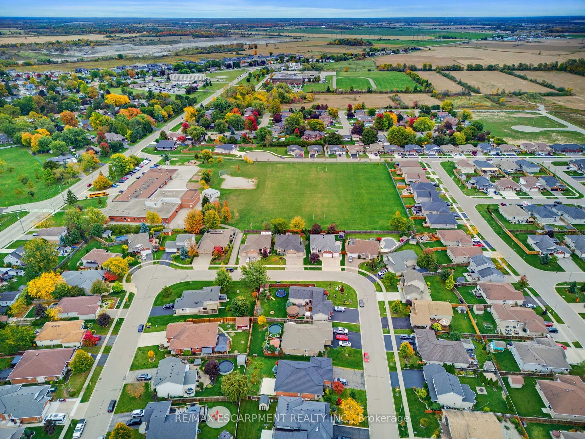 Photo 43 of 39 Oak Crescent, Haldimand — HOMEH