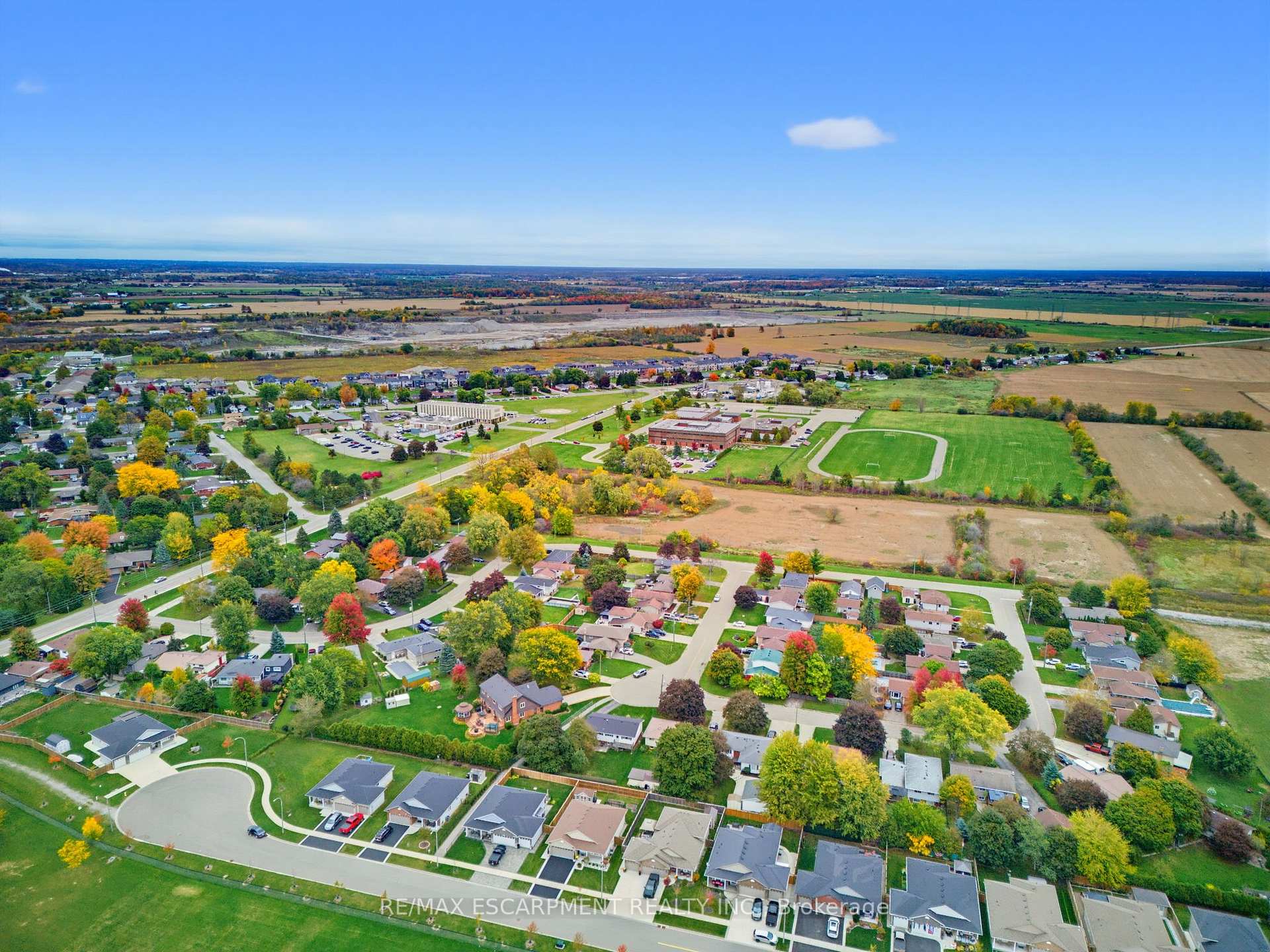 Photo 45 of 39 Oak Crescent, Haldimand — HOMEH