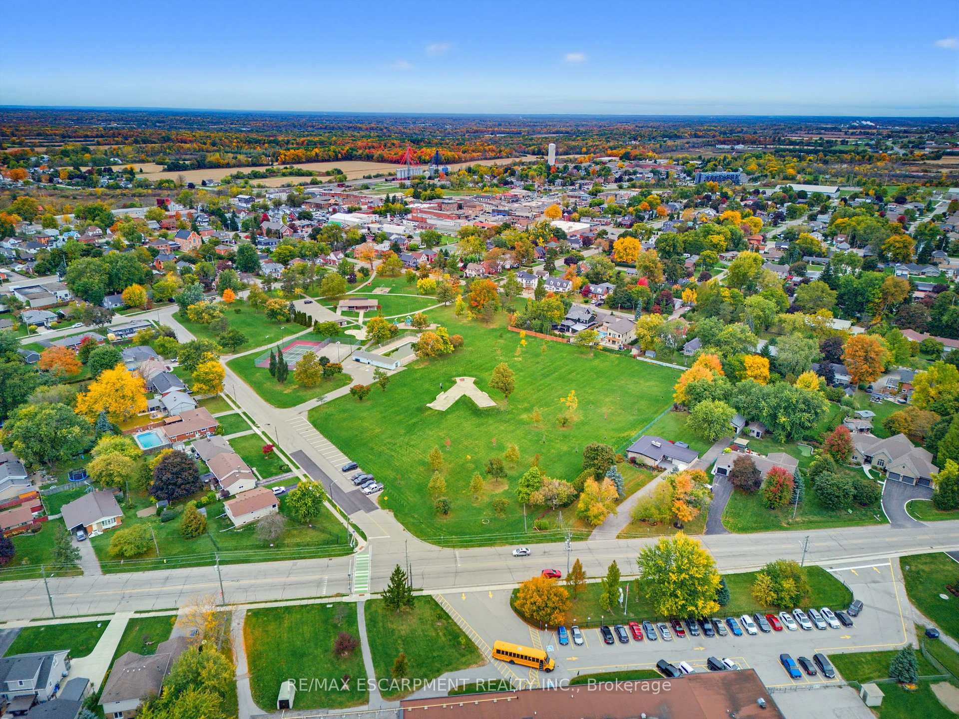 Photo 46 of 39 Oak Crescent, Haldimand — HOMEH