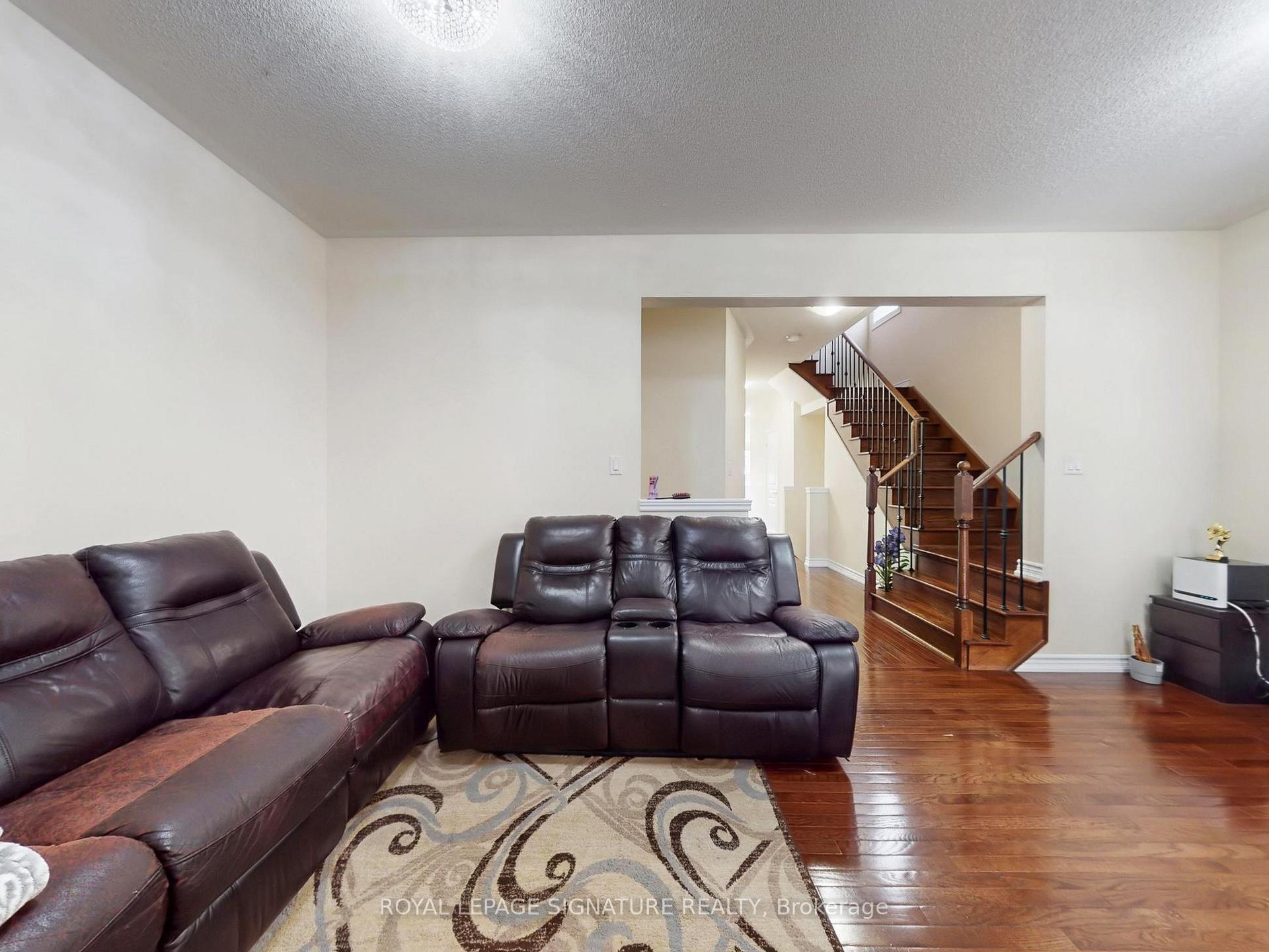 Photo 6 of 30 Walbrook Road, Brampton, Credit Valley — HOMEH