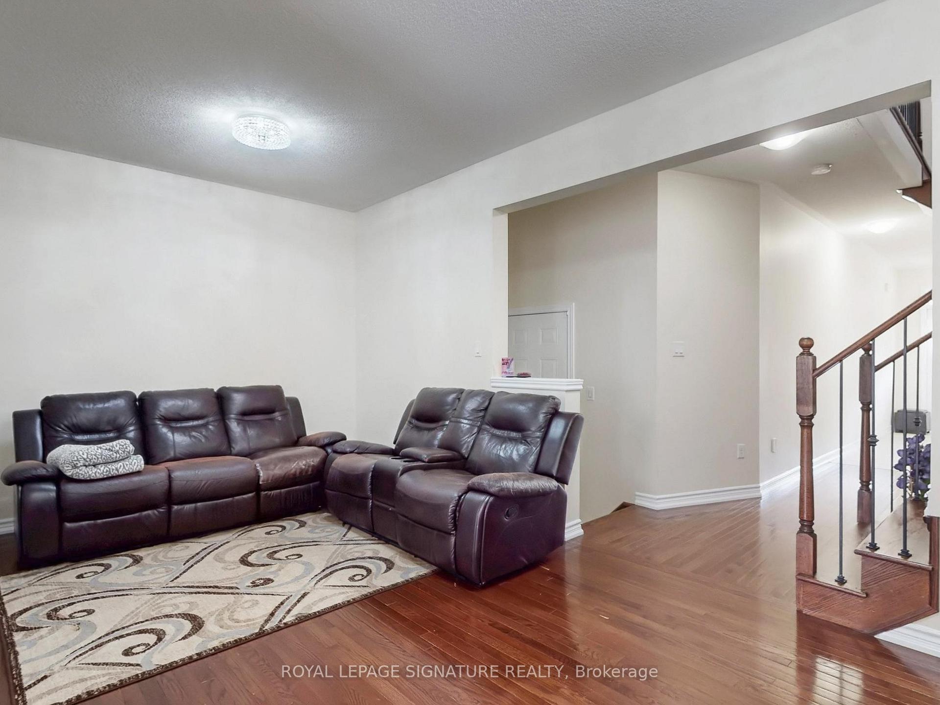 Photo 7 of 30 Walbrook Road, Brampton, Credit Valley — HOMEH