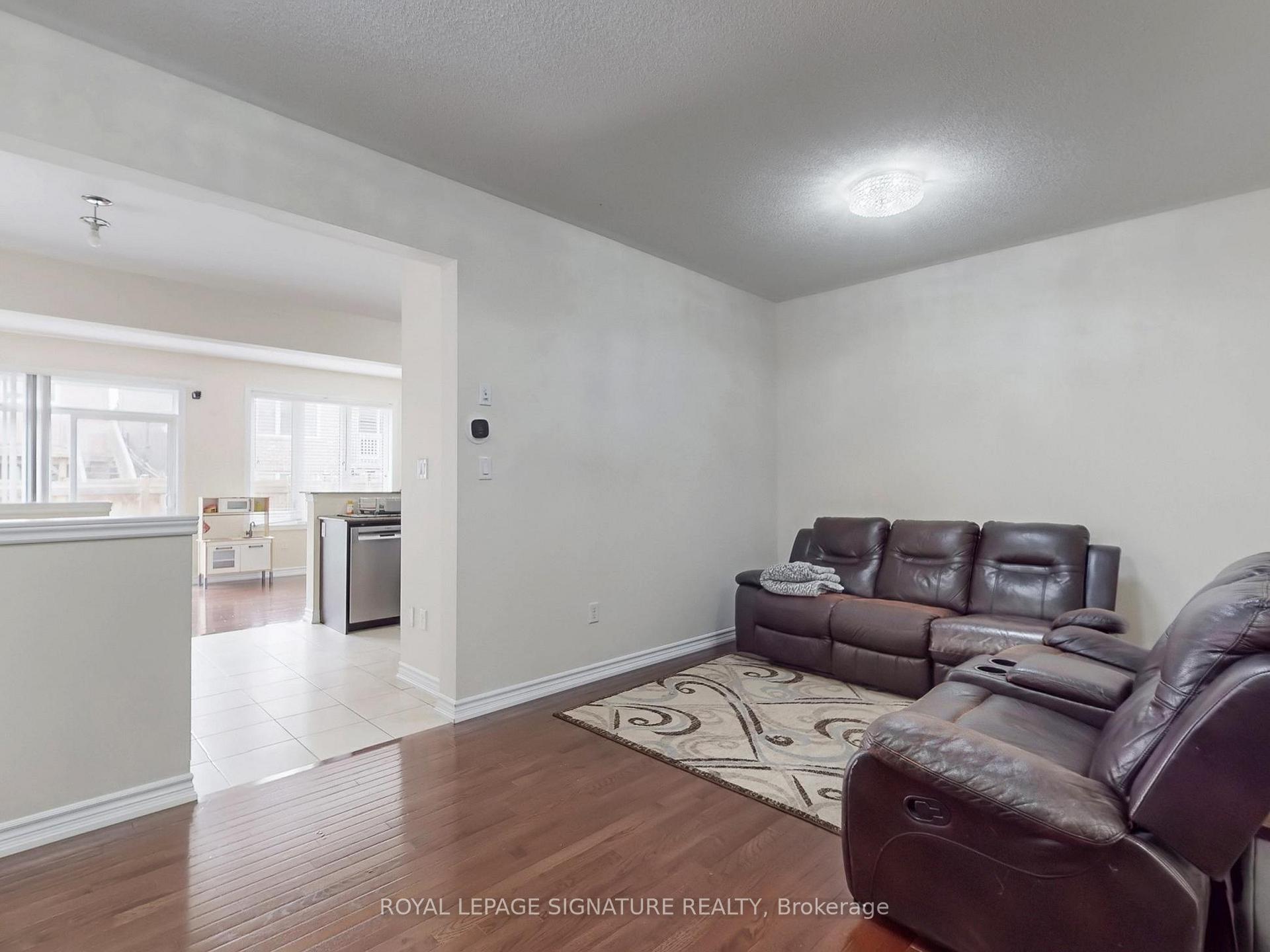 Photo 8 of 30 Walbrook Road, Brampton, Credit Valley — HOMEH