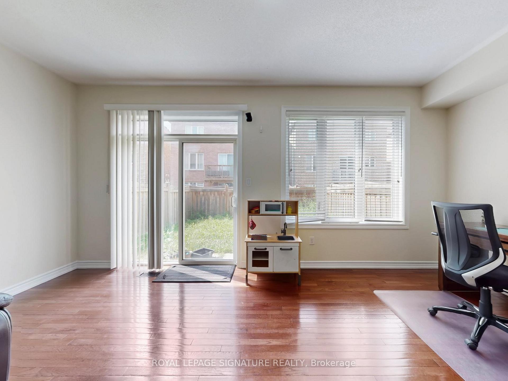 Photo 10 of 30 Walbrook Road, Brampton, Credit Valley — HOMEH