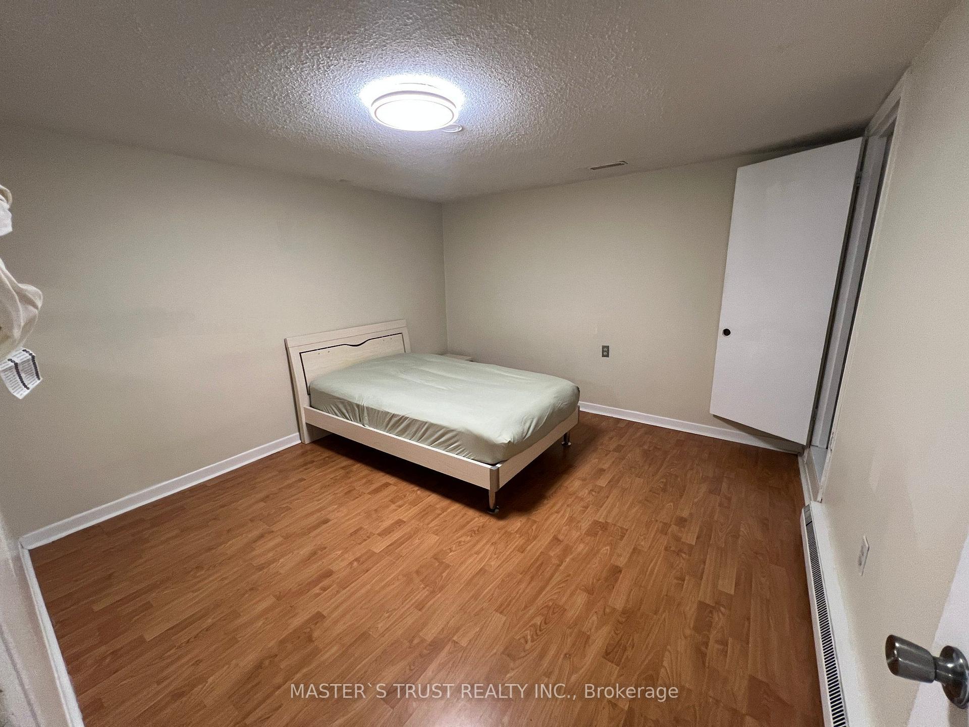 Photo 5 of 3145 Ibbeston Crescent, Mississauga, Erindale — HOMEH