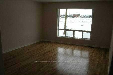 Photo 3 of 10 Snowshoe Lane, Brampton, Sandringham-Wellington — HOMEH