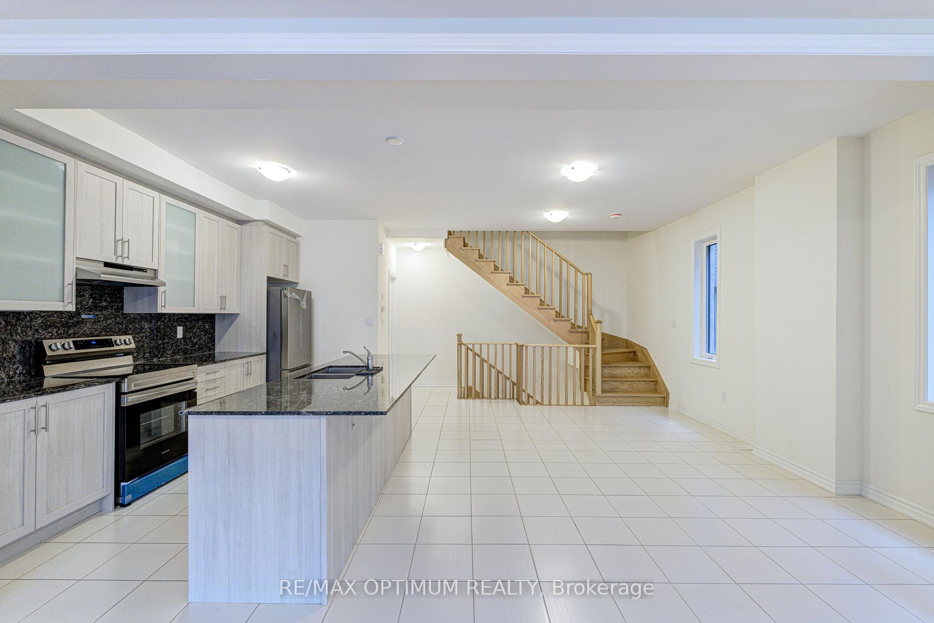Photo 11 of 29 Bonnington Drive, Brampton, Northwest Brampton — HOMEH