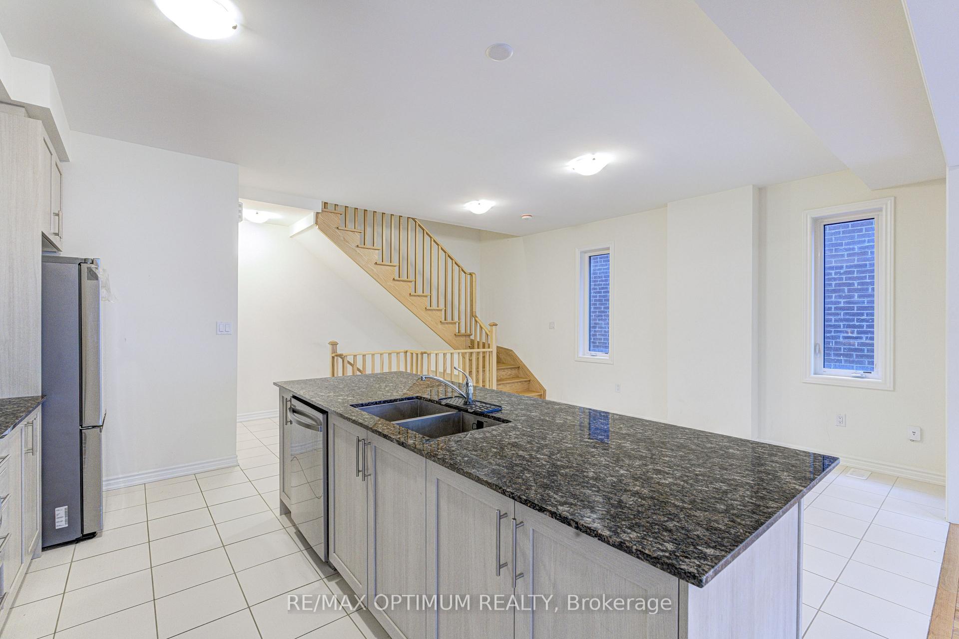 Photo 12 of 29 Bonnington Drive, Brampton, Northwest Brampton — HOMEH
