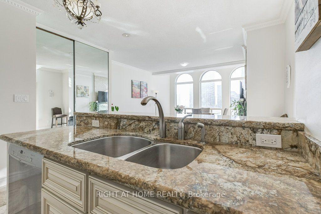 Photo 10 of Unit PH2, 25 Grenville Street, Toronto, Bay Street Corridor — HOMEH