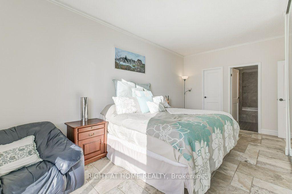 Photo 25 of Unit PH2, 25 Grenville Street, Toronto, Bay Street Corridor — HOMEH