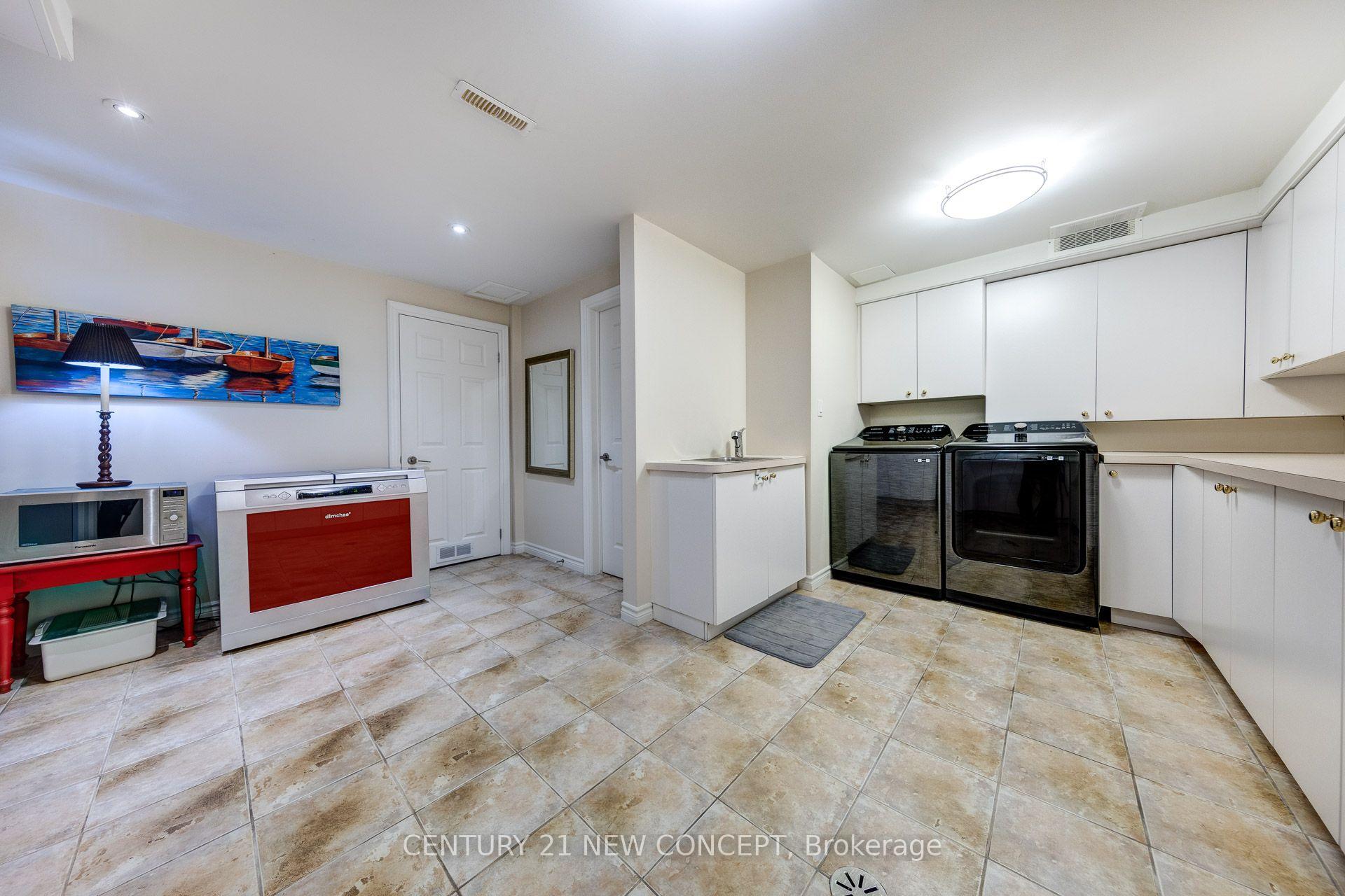 Photo 25 of 8 Echo Valley Ridge, Etobicoke, Islington-City Centre West — HOMEH