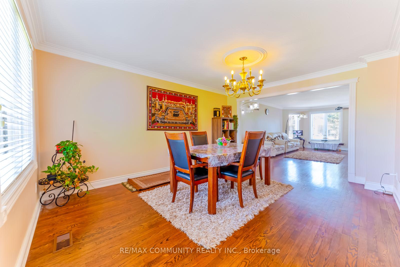 Photo 11 of 56 Cedar Brae Boulevard, Scarborough, Eglinton East — HOMEH