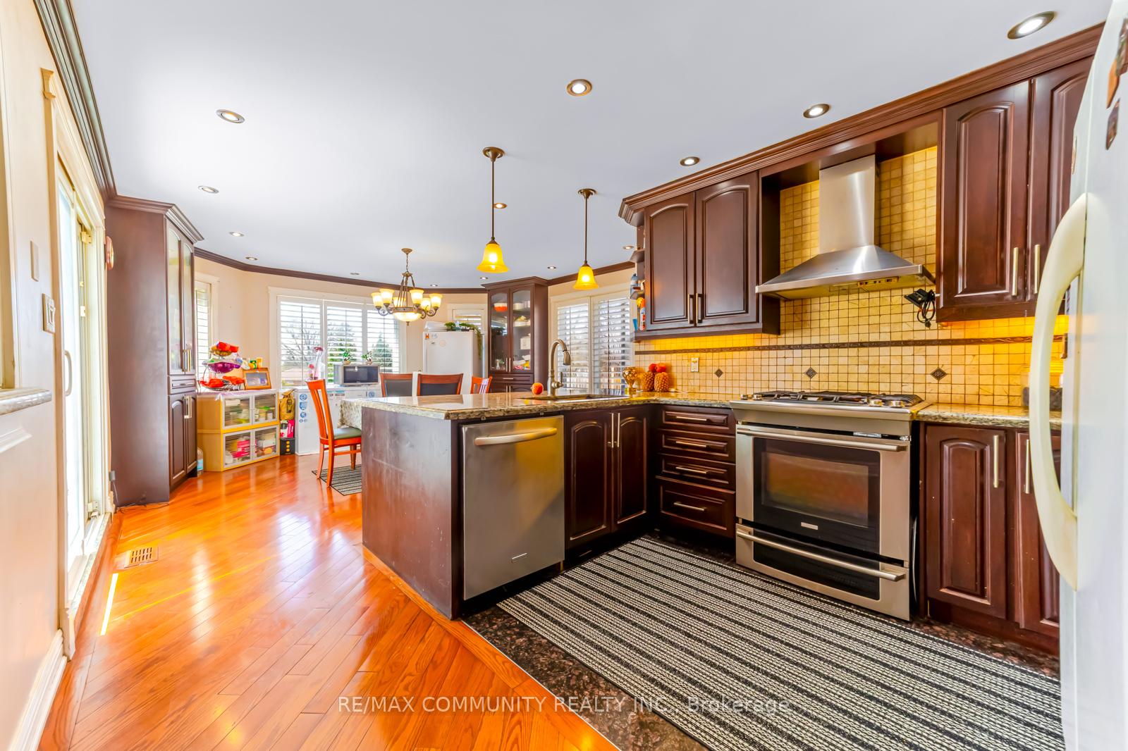 Photo 12 of 56 Cedar Brae Boulevard, Scarborough, Eglinton East — HOMEH