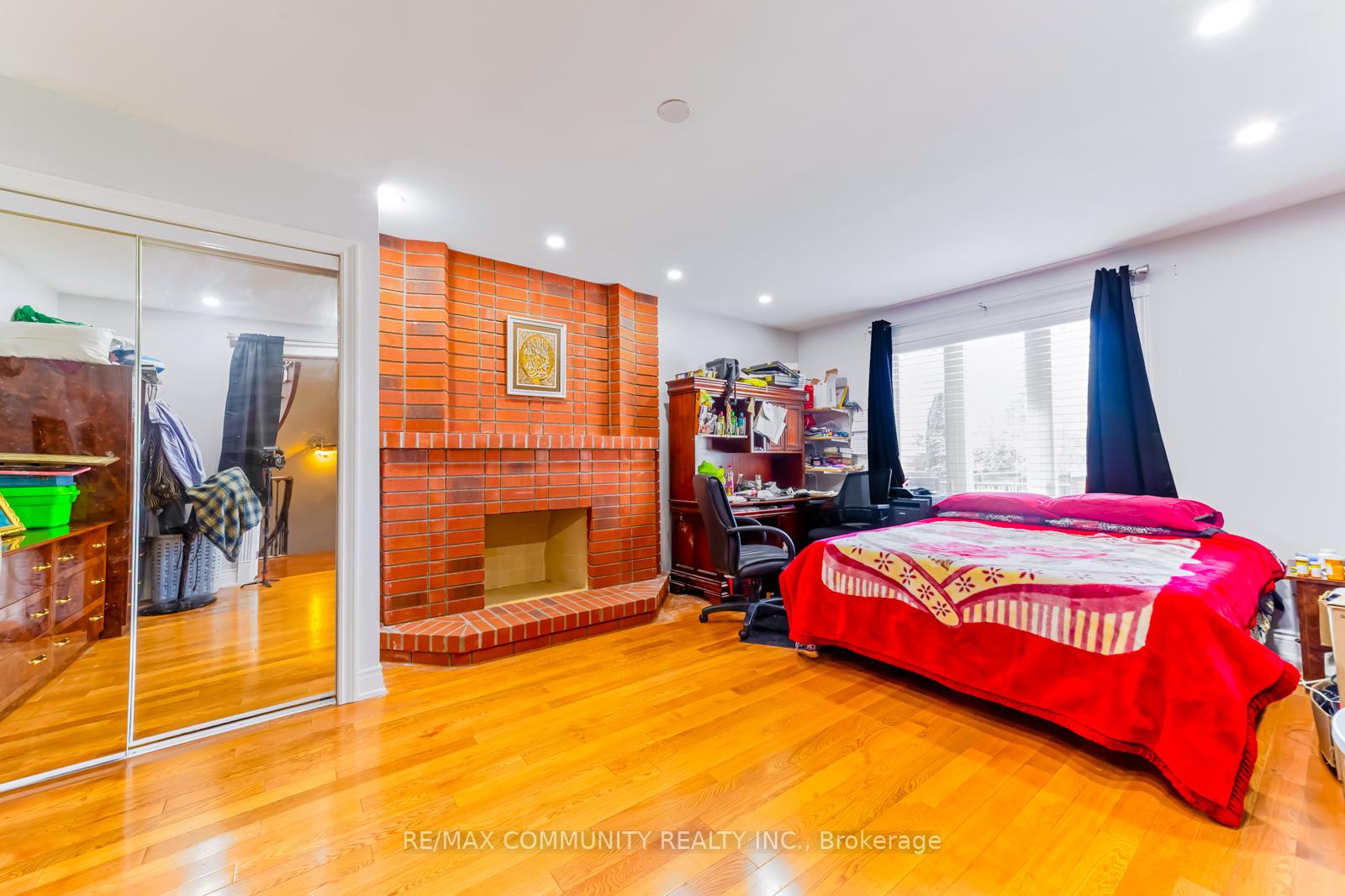 Photo 16 of 56 Cedar Brae Boulevard, Scarborough, Eglinton East — HOMEH