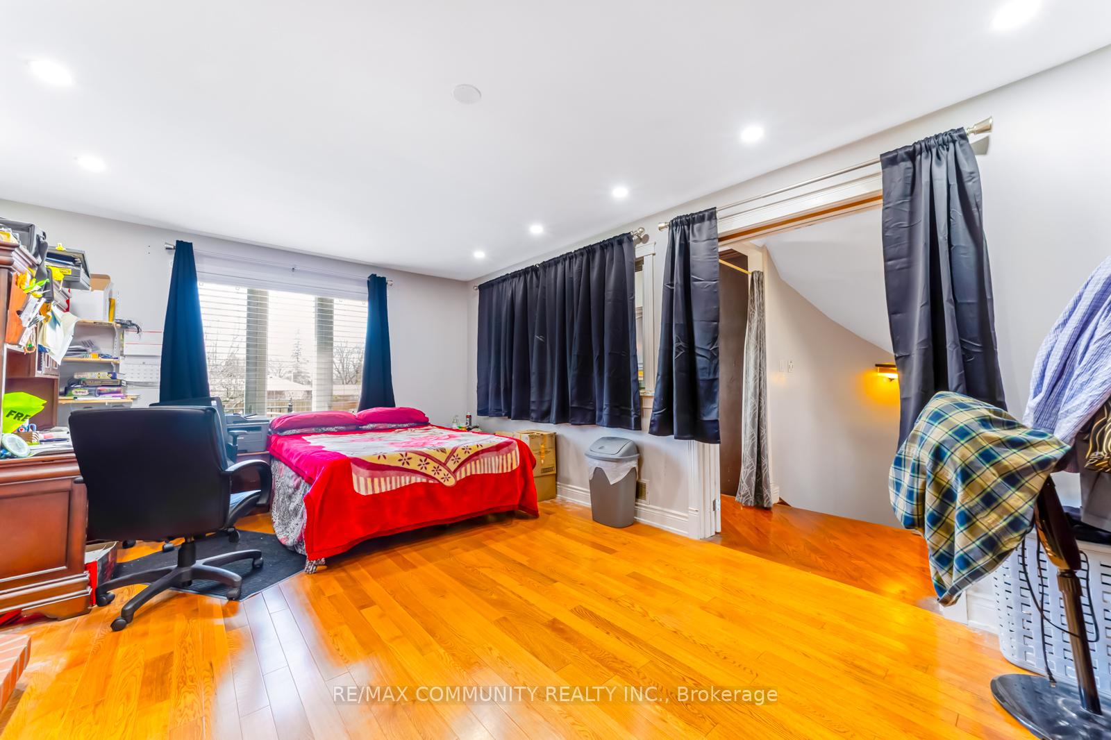 Photo 17 of 56 Cedar Brae Boulevard, Scarborough, Eglinton East — HOMEH