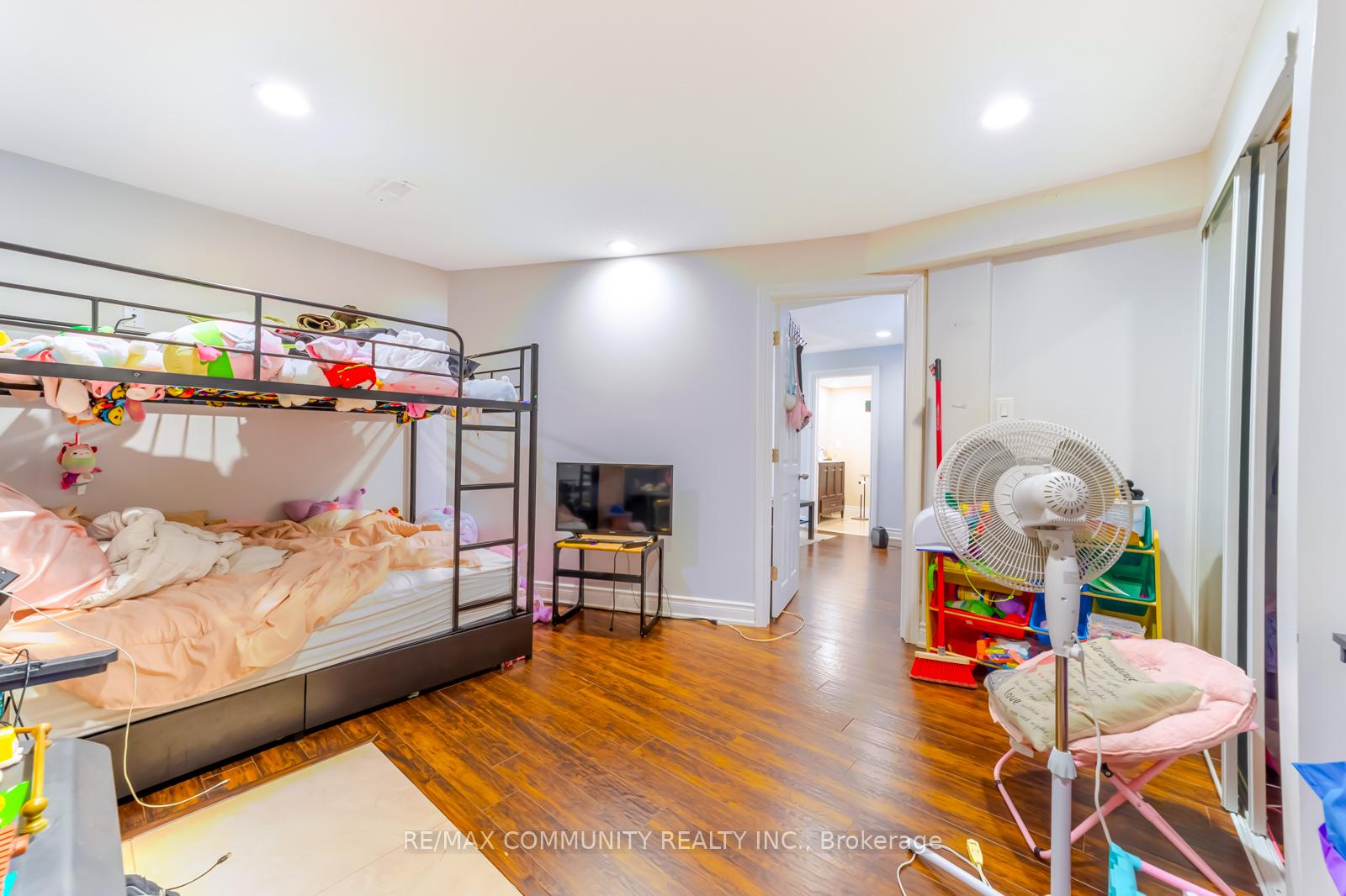 Photo 42 of 56 Cedar Brae Boulevard, Scarborough, Eglinton East — HOMEH
