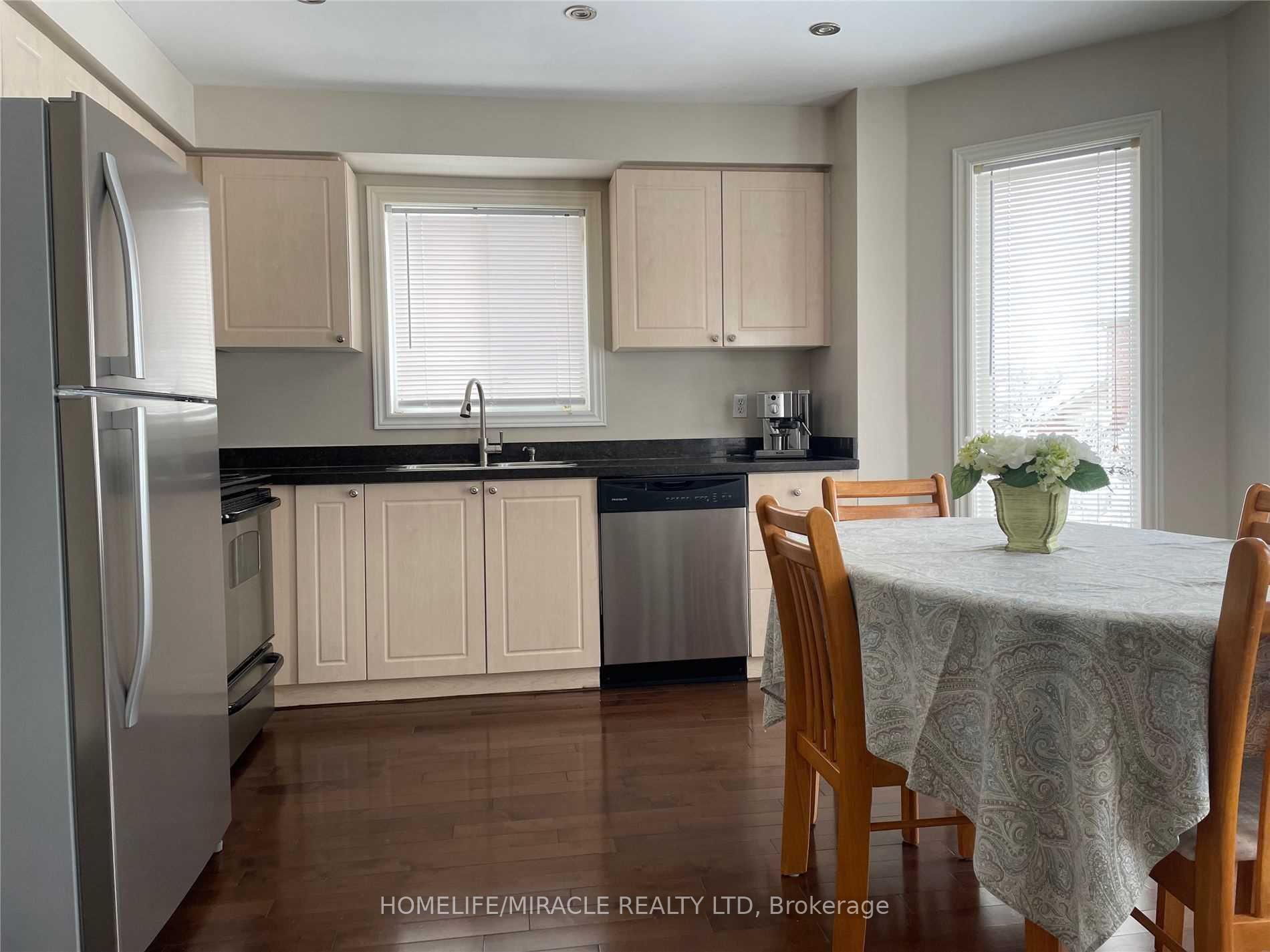 Photo 2 of 22 Mckenzie Crescent, Barrie, Ardagh — HOMEH