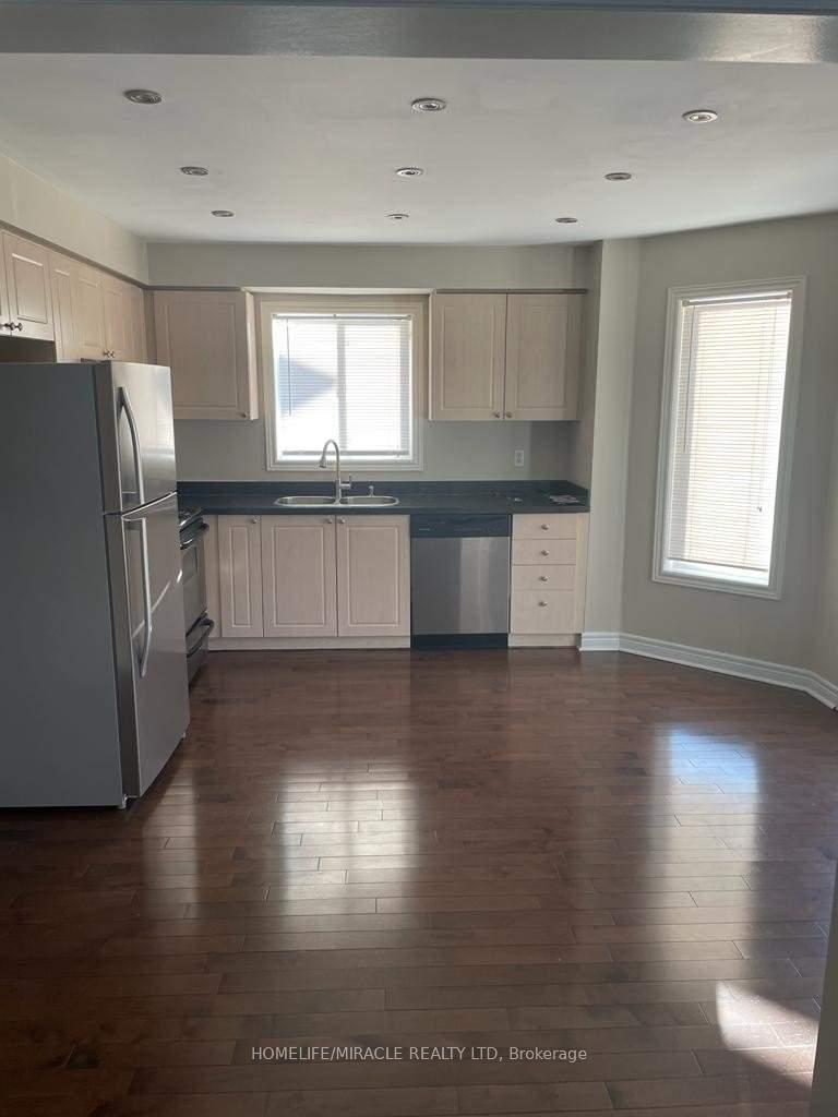 Photo 4 of 22 Mckenzie Crescent, Barrie, Ardagh — HOMEH