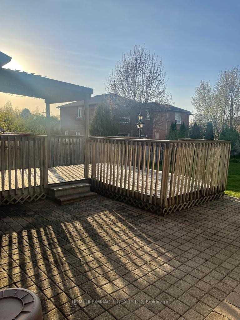 Photo 8 of 22 Mckenzie Crescent, Barrie, Ardagh — HOMEH