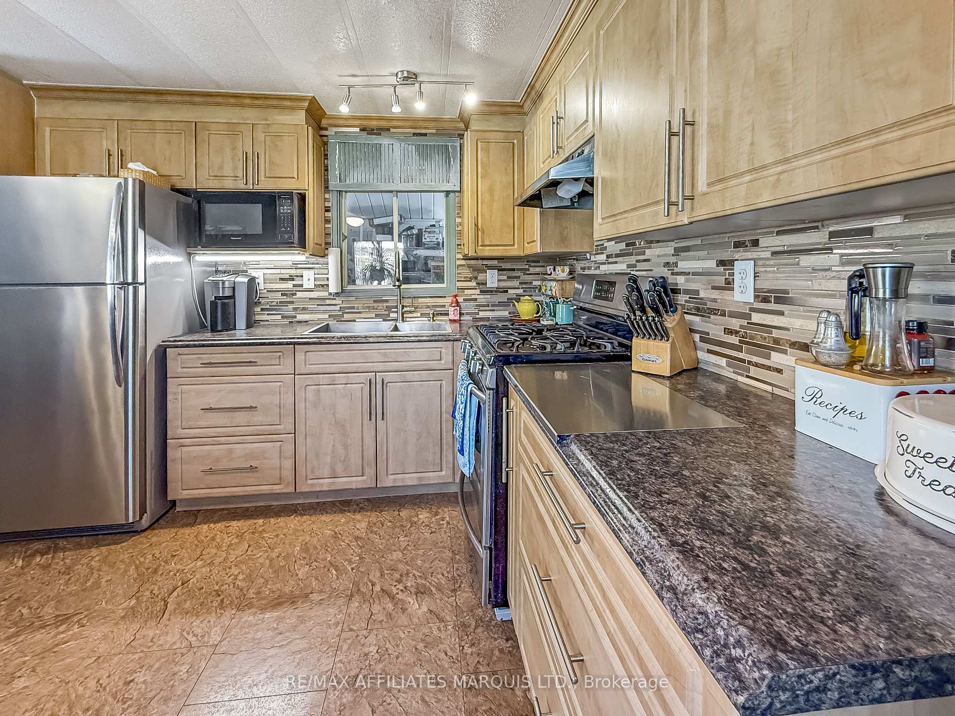 Photo 10 of Unit 15, 2155 Tollgate Road W, Cornwall, Cornwall — HOMEH