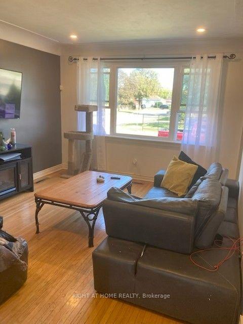 Photo 2 of 110 Howard Avenue, Hamilton, Balfour — HOMEH