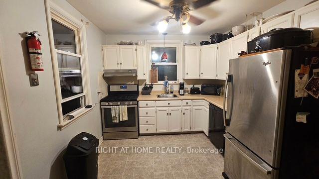 Photo 4 of 110 Howard Avenue, Hamilton, Balfour — HOMEH