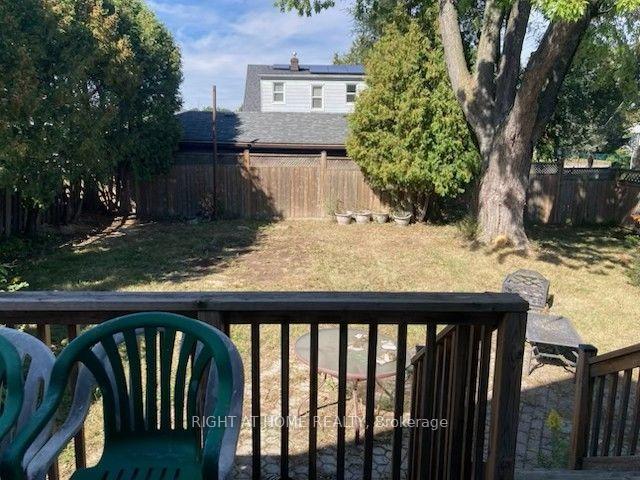Photo 10 of 110 Howard Avenue, Hamilton, Balfour — HOMEH