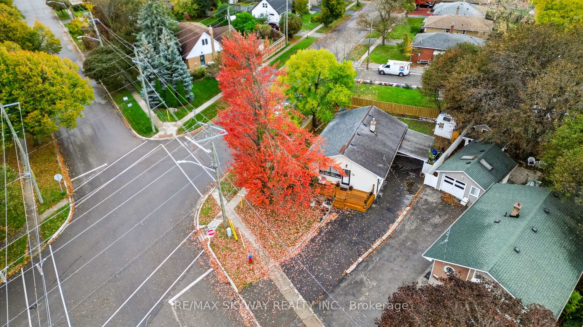 Photo 5 of 10 Rexway Drive, Halton Hills, Georgetown — HOMEH