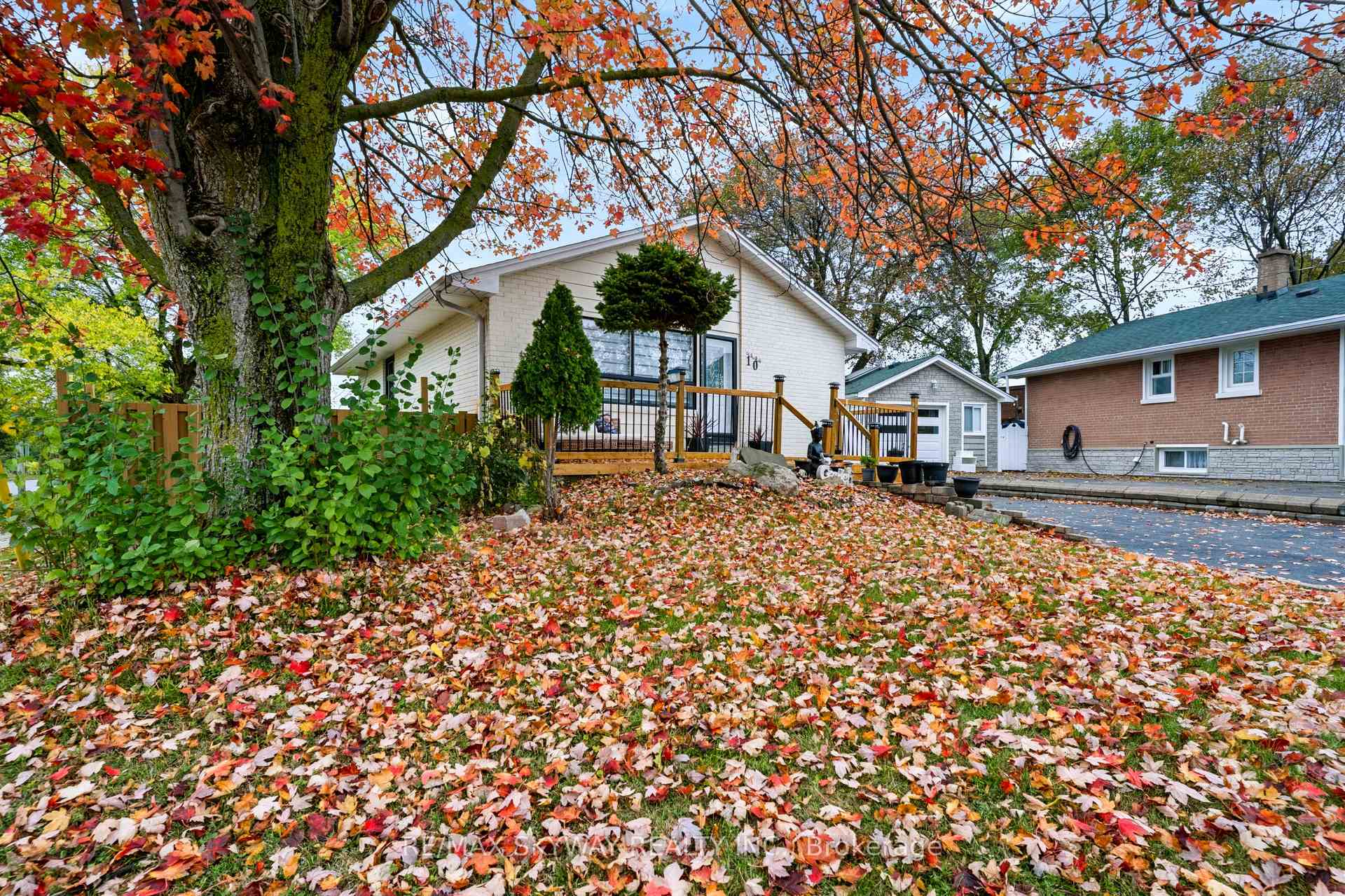 Photo 6 of 10 Rexway Drive, Halton Hills, Georgetown — HOMEH