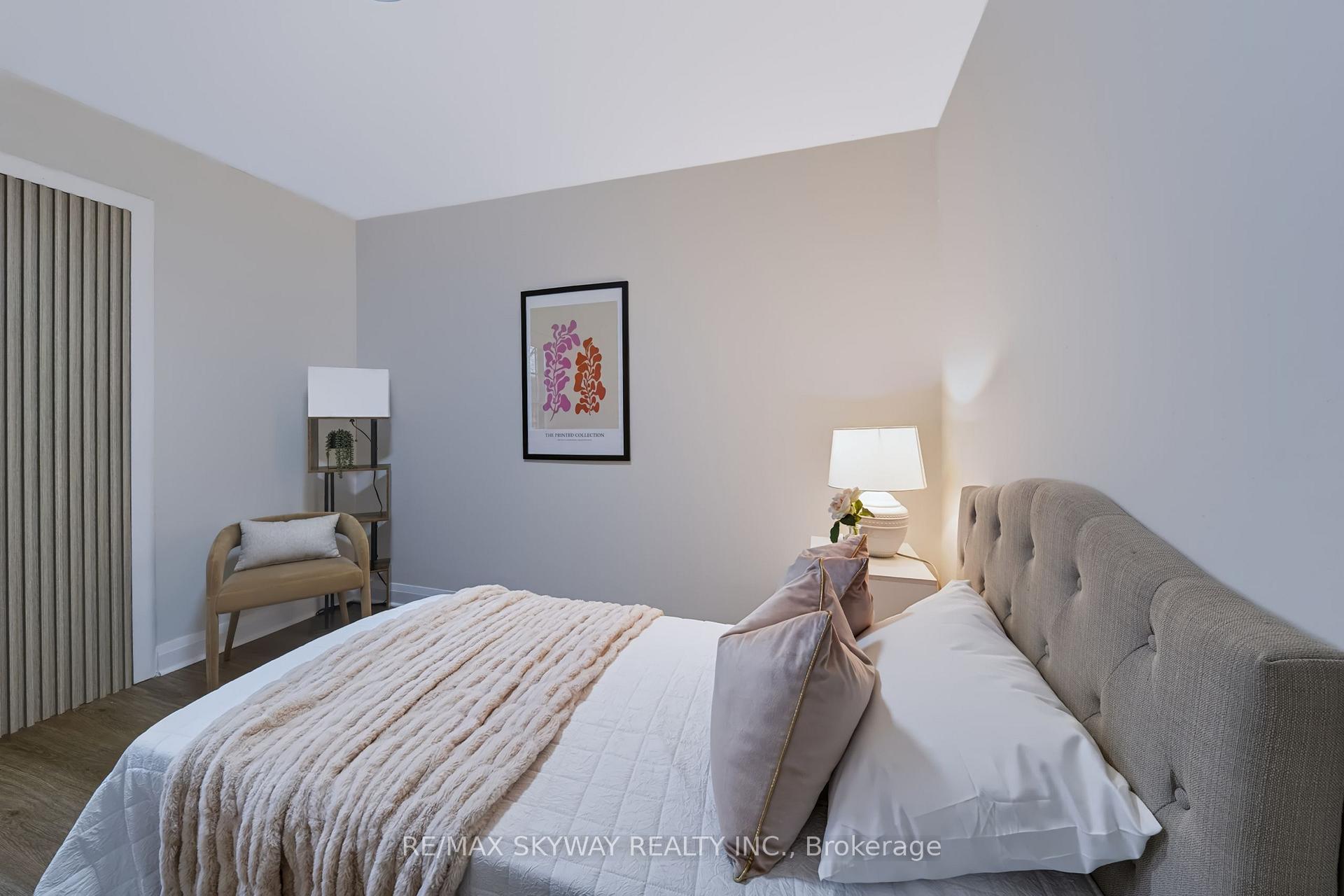 Photo 19 of 10 Rexway Drive, Halton Hills, Georgetown — HOMEH