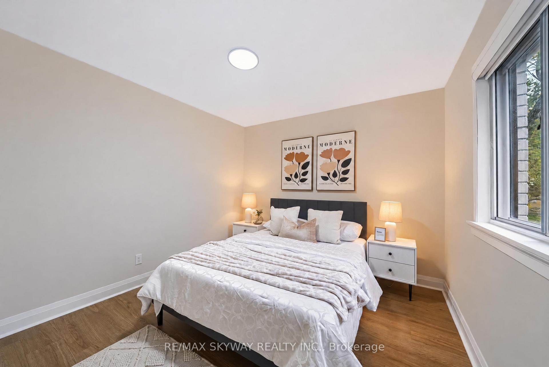 Photo 21 of 10 Rexway Drive, Halton Hills, Georgetown — HOMEH