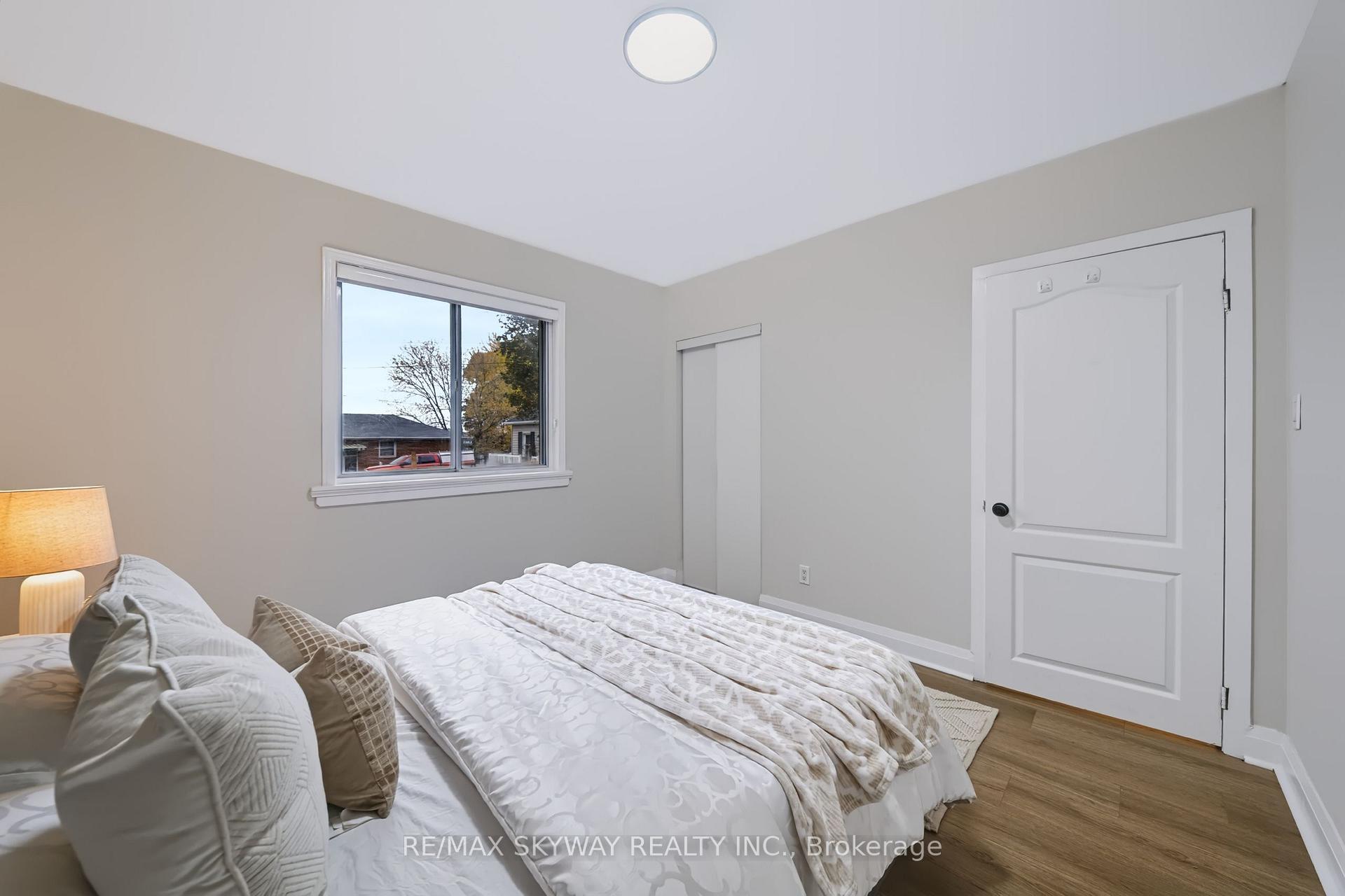 Photo 22 of 10 Rexway Drive, Halton Hills, Georgetown — HOMEH