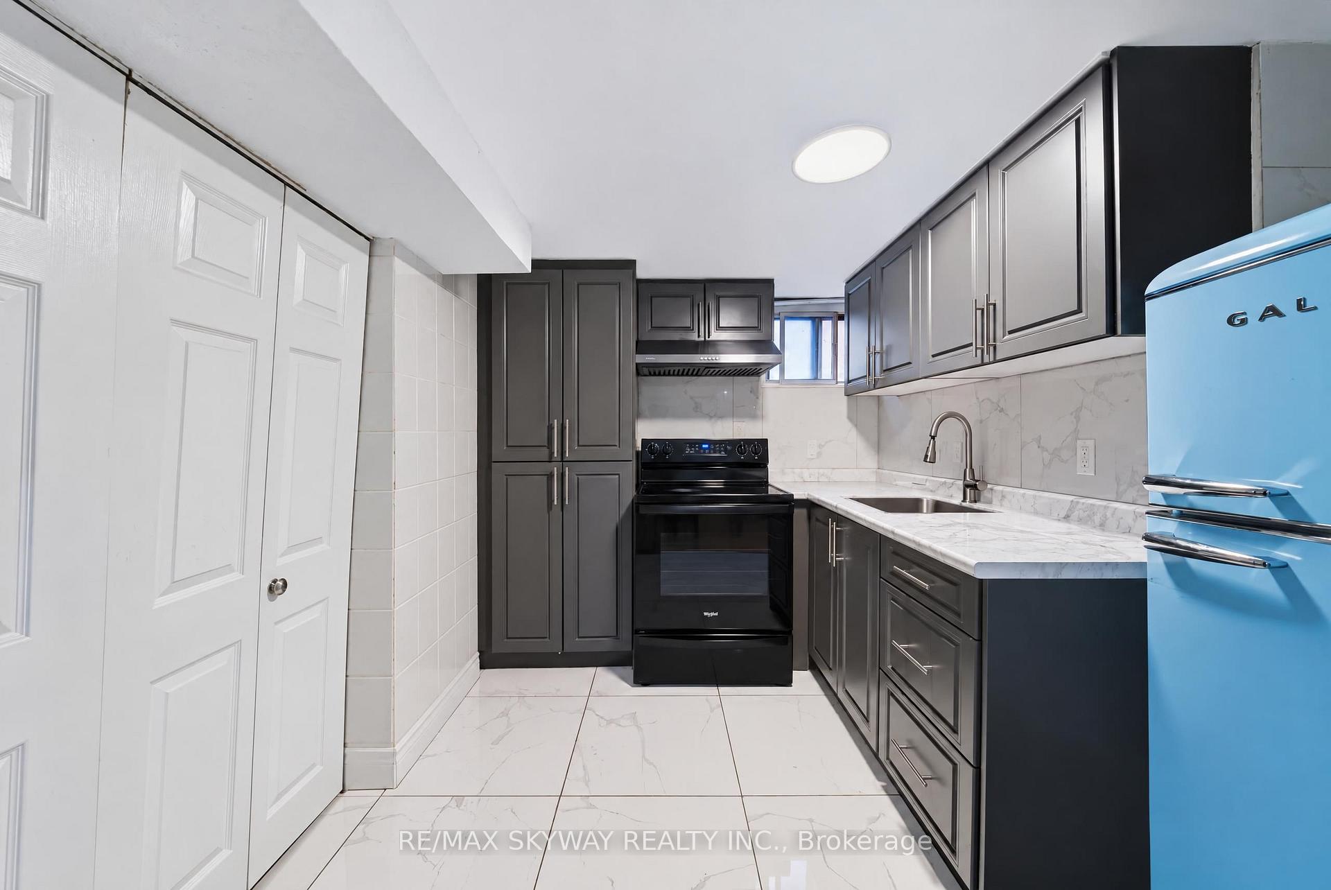 Photo 27 of 10 Rexway Drive, Halton Hills, Georgetown — HOMEH