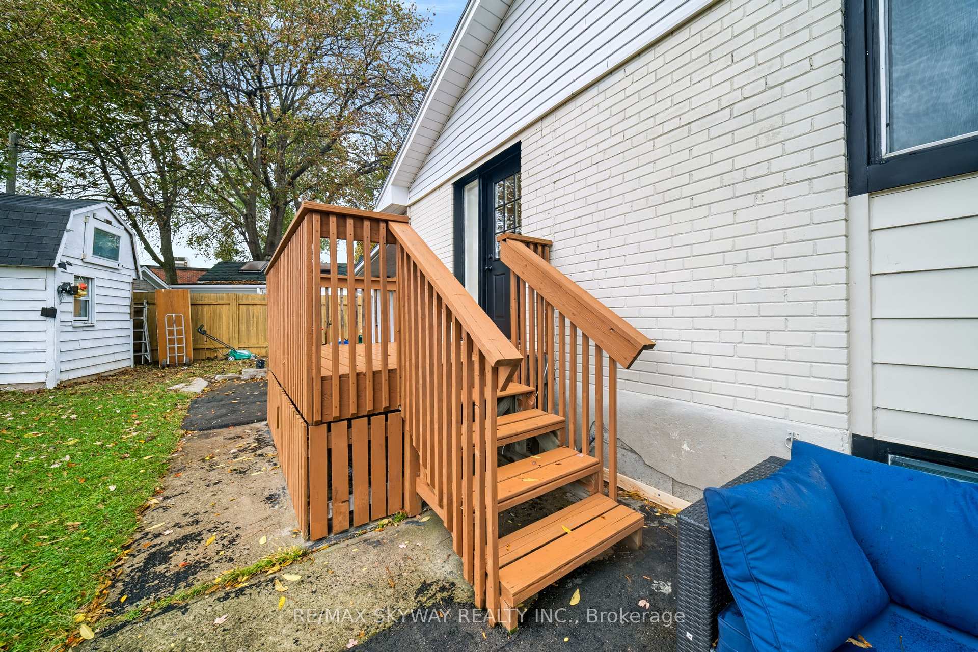 Photo 40 of 10 Rexway Drive, Halton Hills, Georgetown — HOMEH