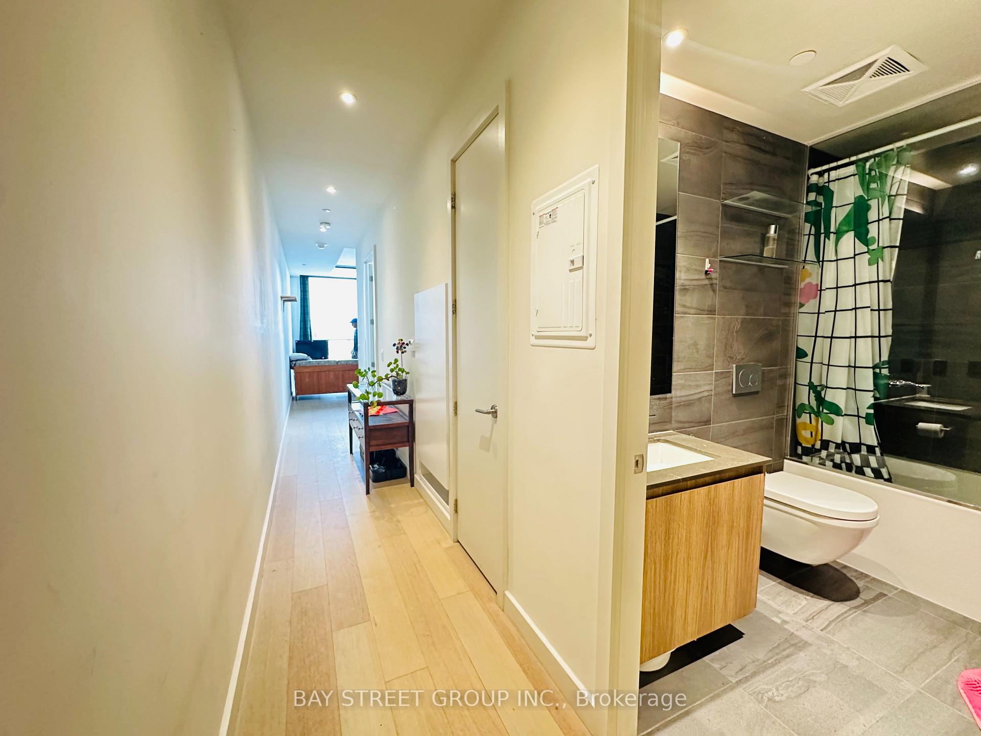 Photo 4 of Unit 2207, 81 Wellesley Street E, Toronto, Church-Yonge Corridor — HOMEH