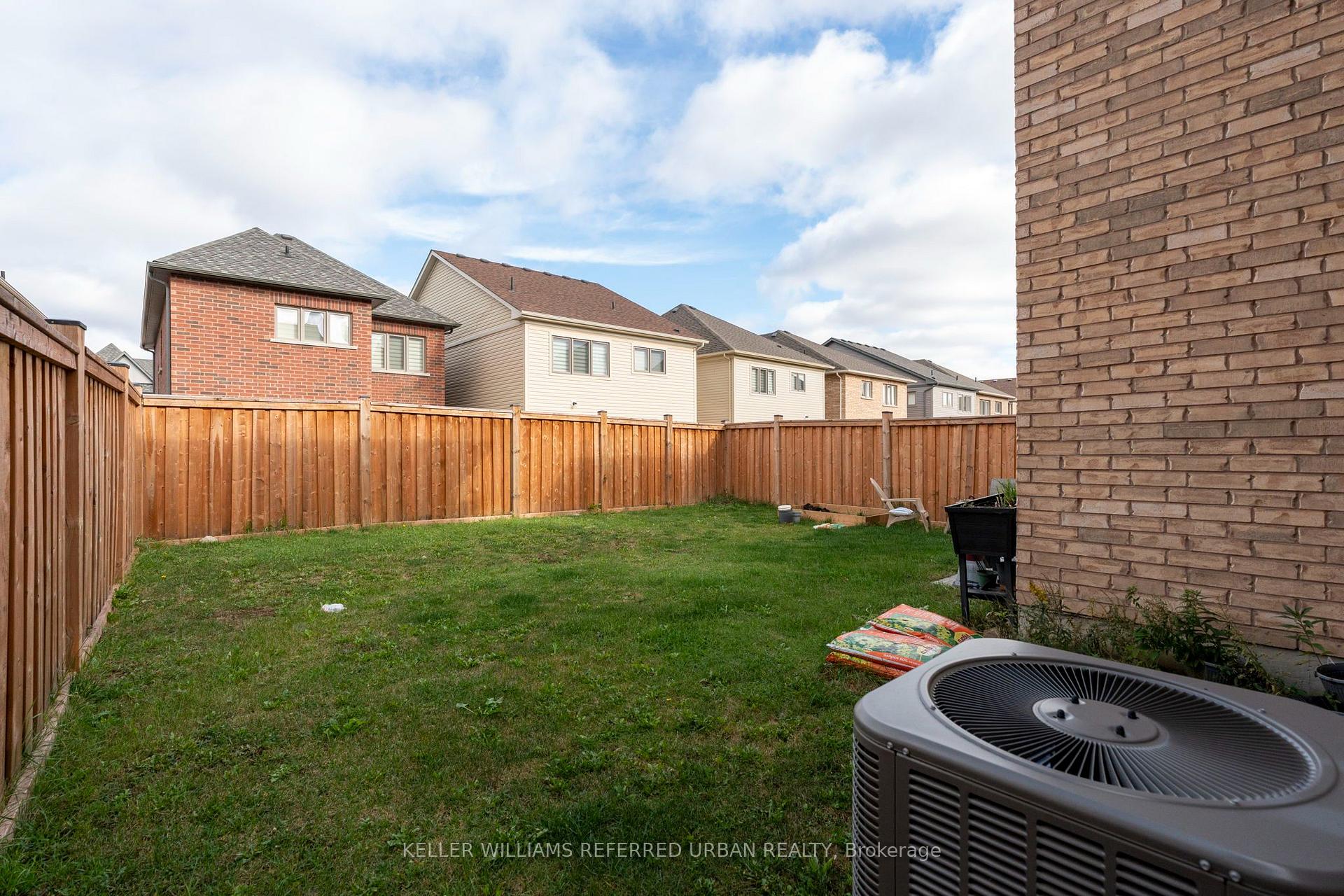 Photo 3 of Unit Upper, 2523 Orchestrate Drive, Oshawa, Windfields — HOMEH