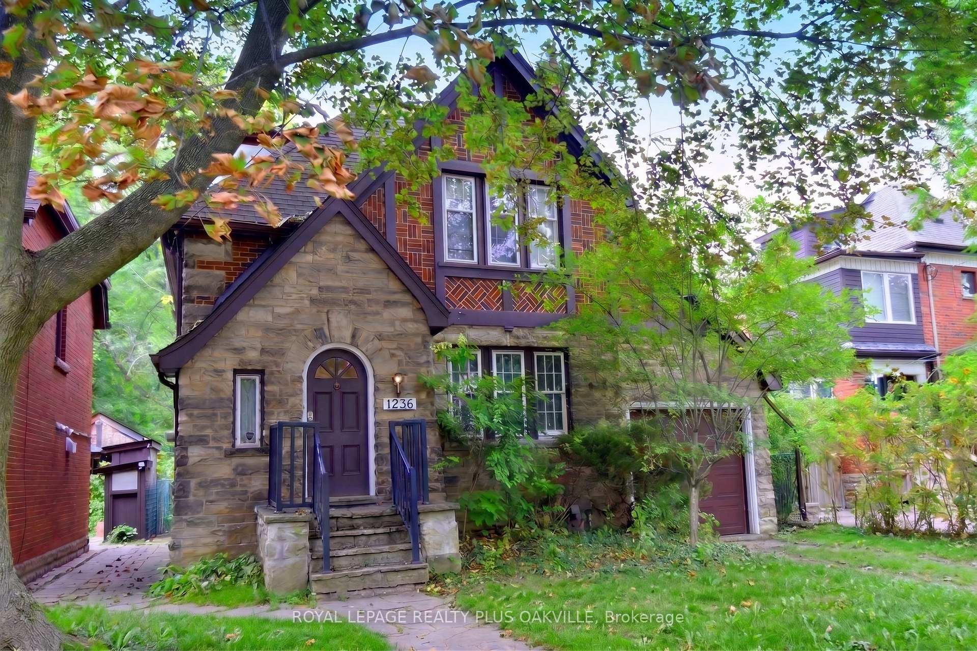 Photo of 1236 King Street W