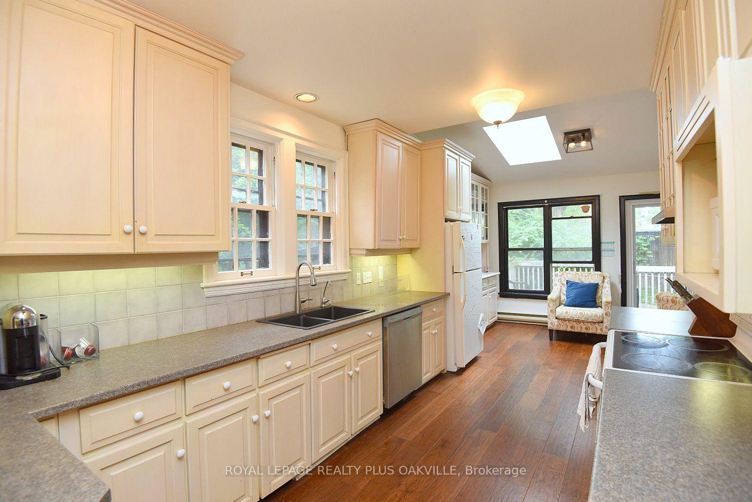 Photo 11 of 1236 King Street W, Hamilton, Westdale — HOMEH