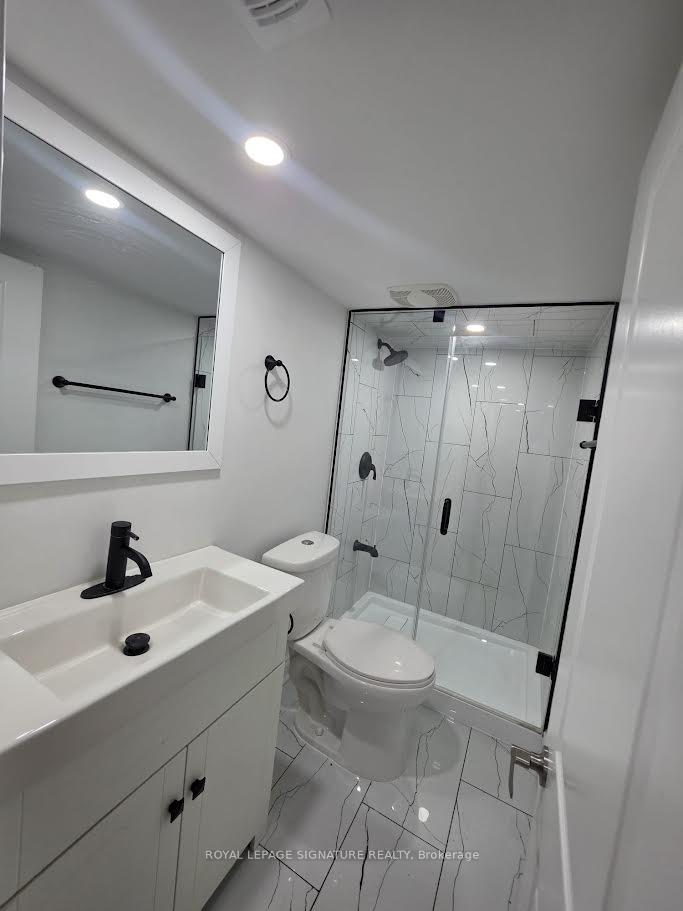 Photo 2 of Unit Basement, 4264 Brandon Gate, Mississauga, Malton — HOMEH