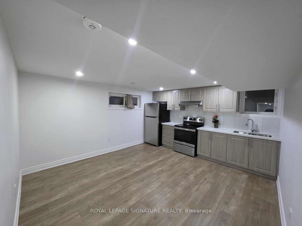 Photo 6 of Unit Basement, 4264 Brandon Gate, Mississauga, Malton — HOMEH