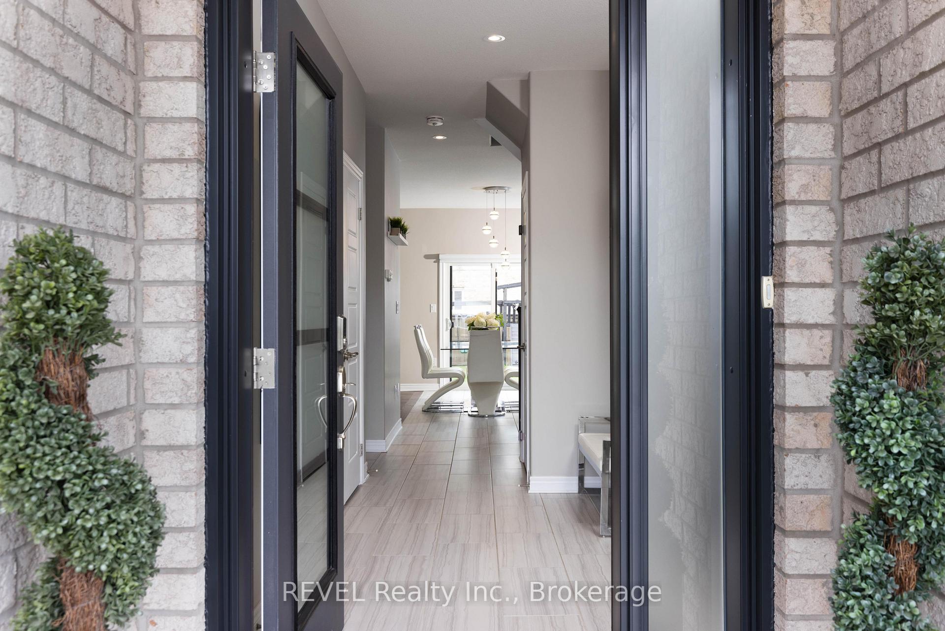 Photo 3 of 7819 Pender Street, Niagara Falls, Oldfield — HOMEH