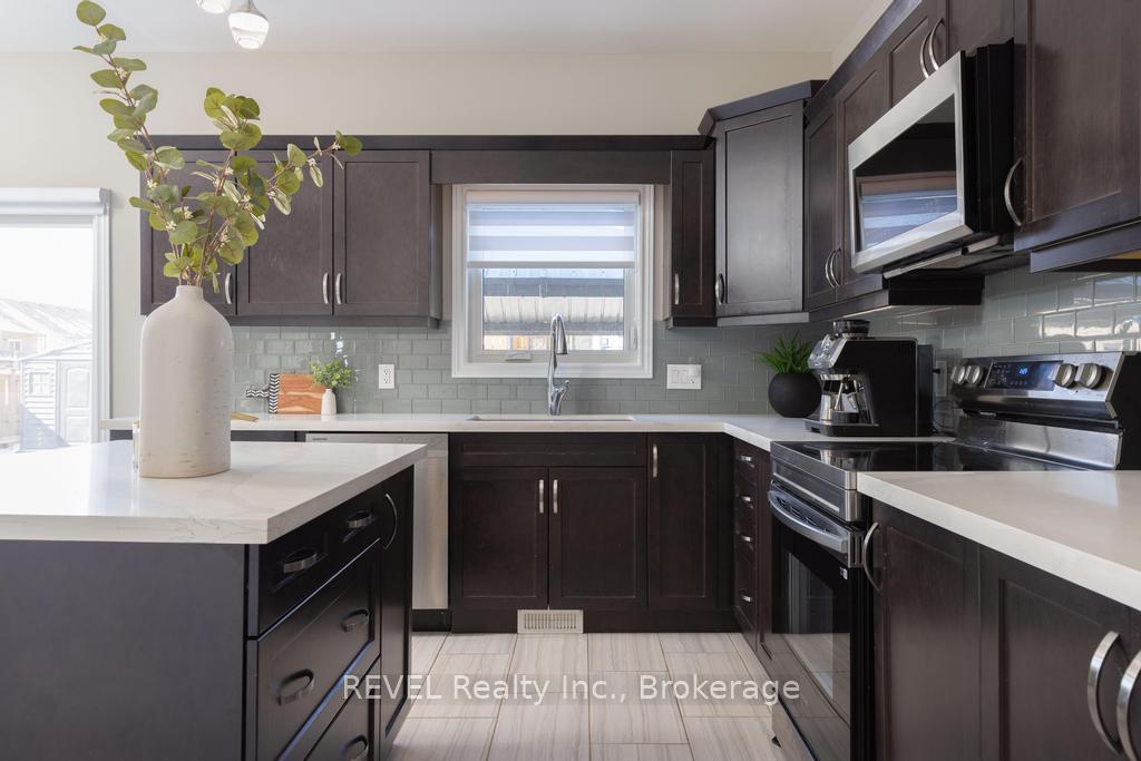 Photo 12 of 7819 Pender Street, Niagara Falls, Oldfield — HOMEH