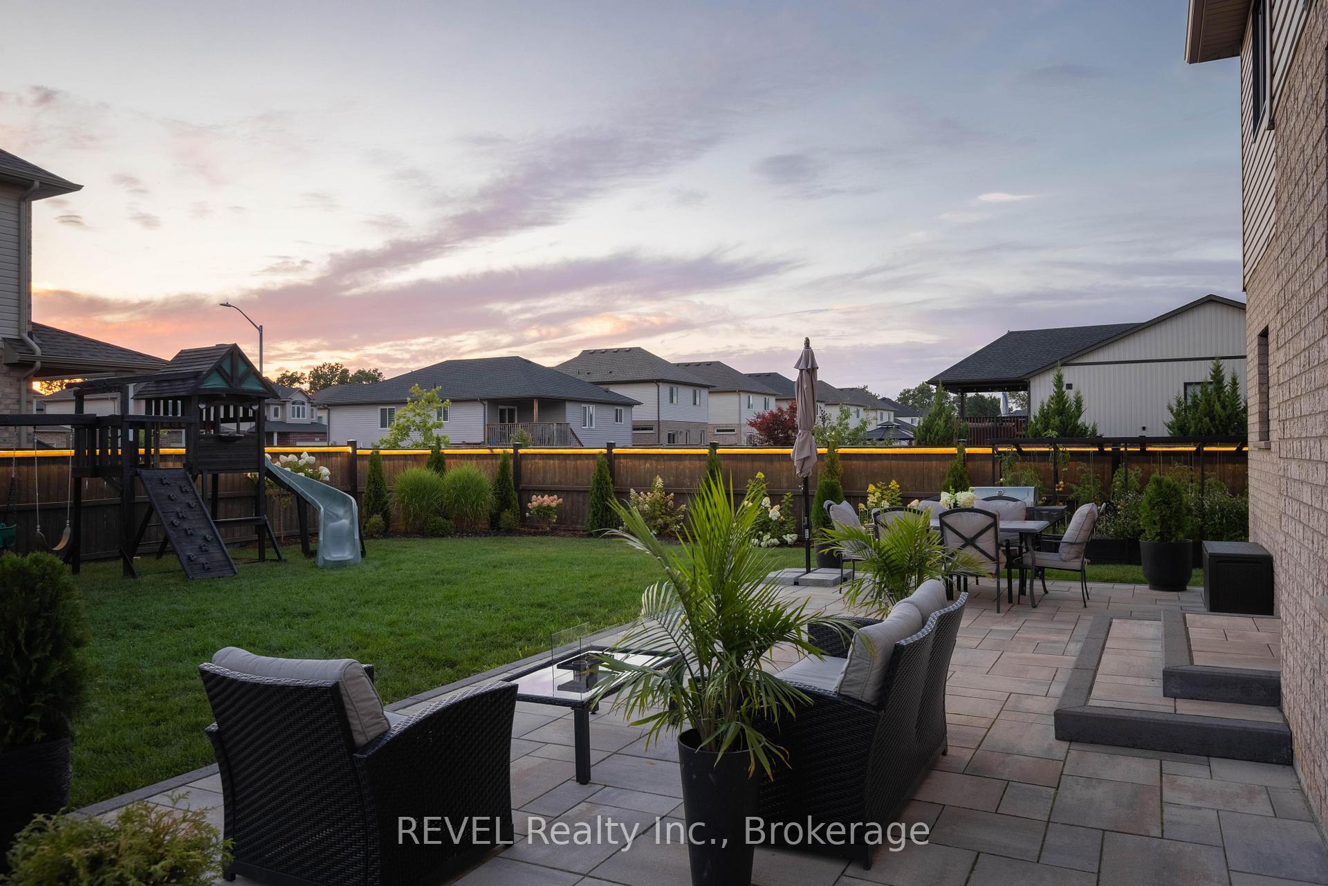 Photo 37 of 7819 Pender Street, Niagara Falls, Oldfield — HOMEH