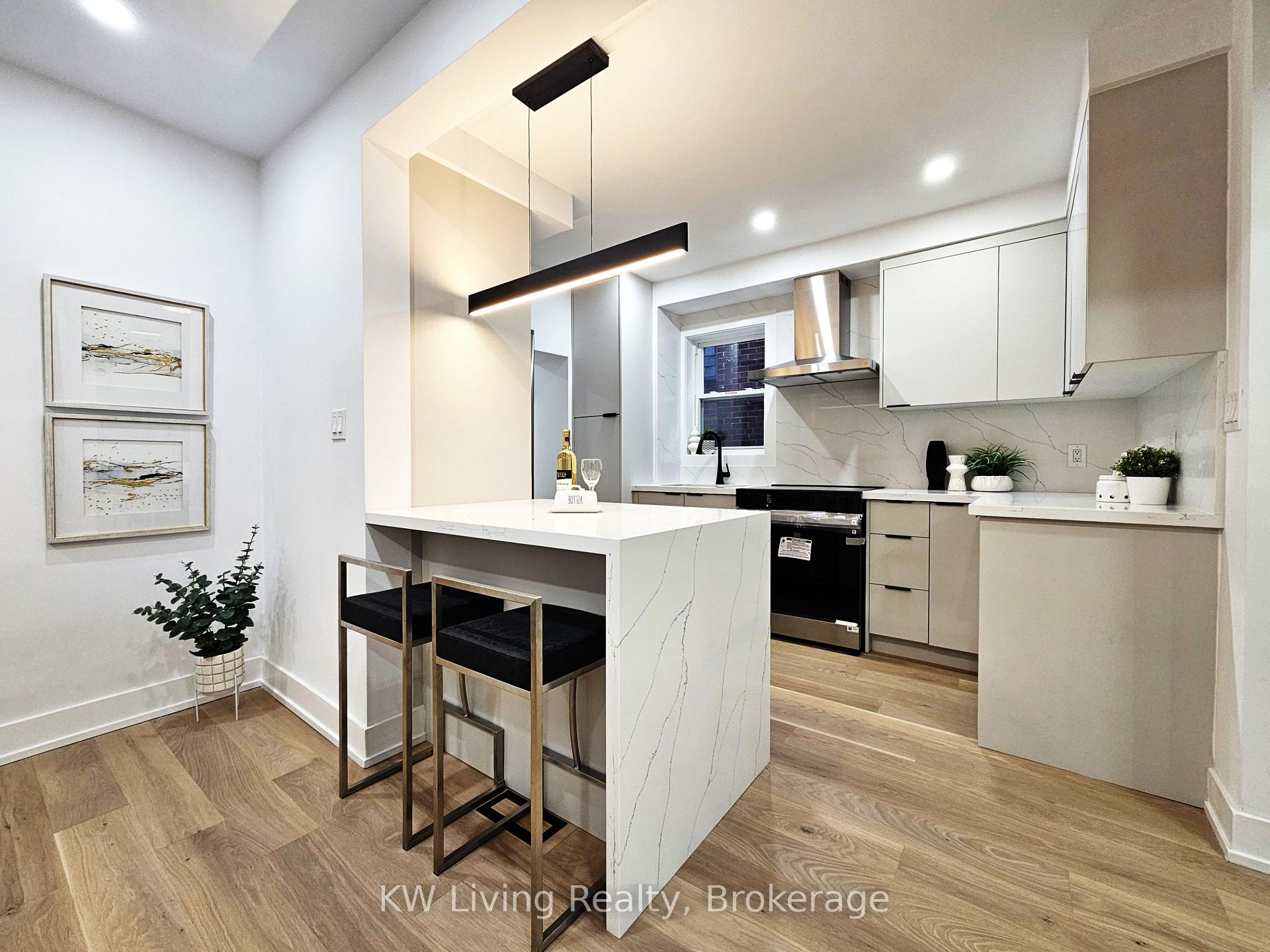 Photo 2 of 113 Humbercrest Boulevard, Toronto, Lambton Baby Point — HOMEH